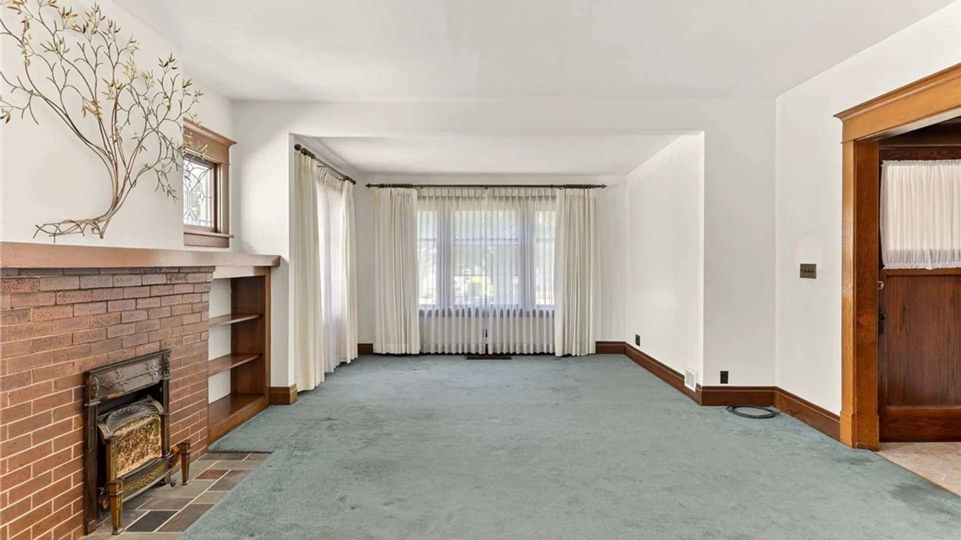 Property at 112 Saranac Avenue, Buffalo, NY 14216 3