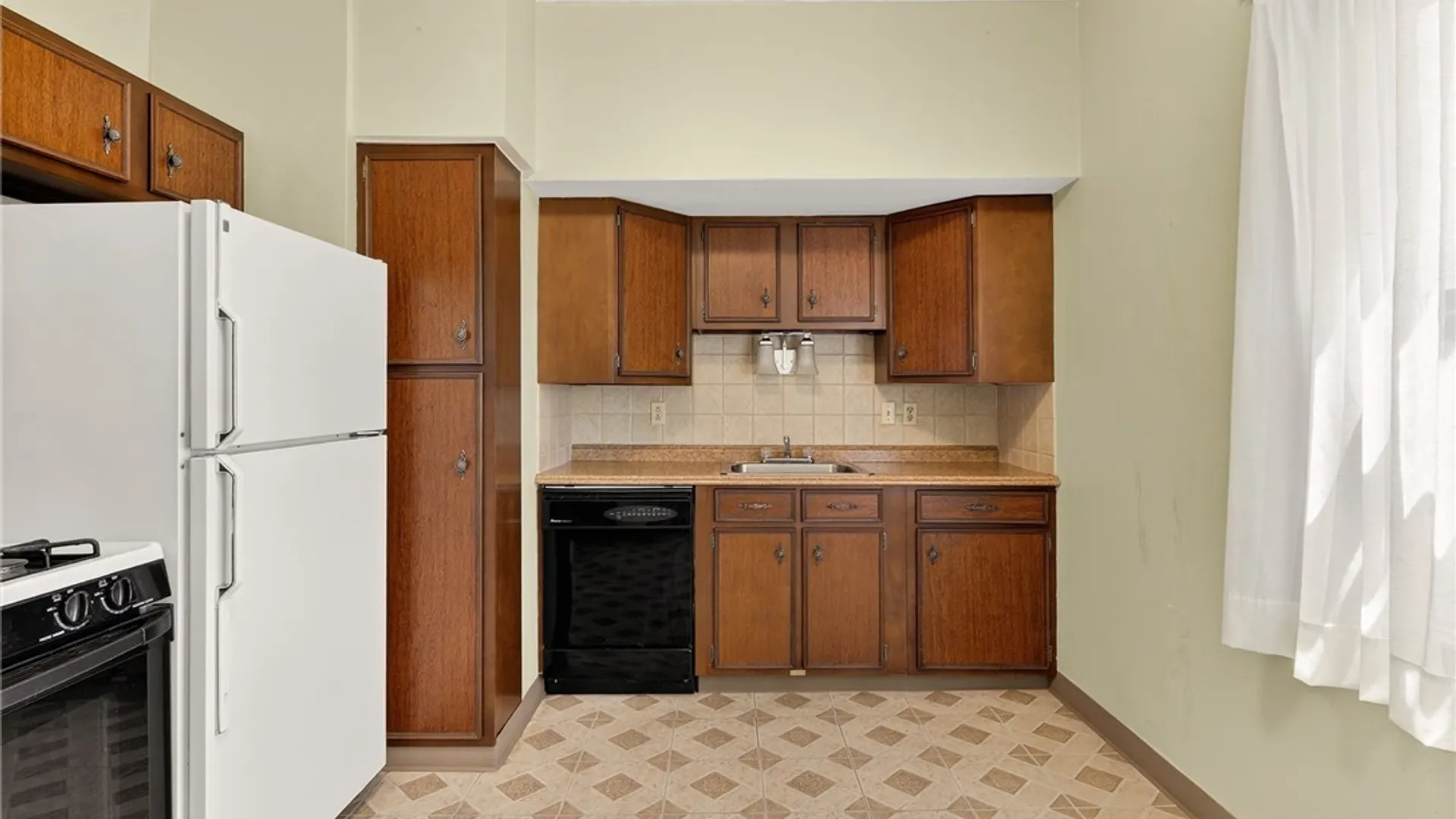 Property at 112 Saranac Avenue, Buffalo, NY 14216 9