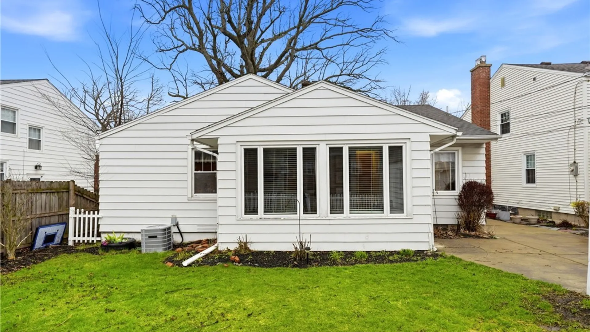 Property at 87 Gardenwood Lane, Tonawanda, NY 14223 21