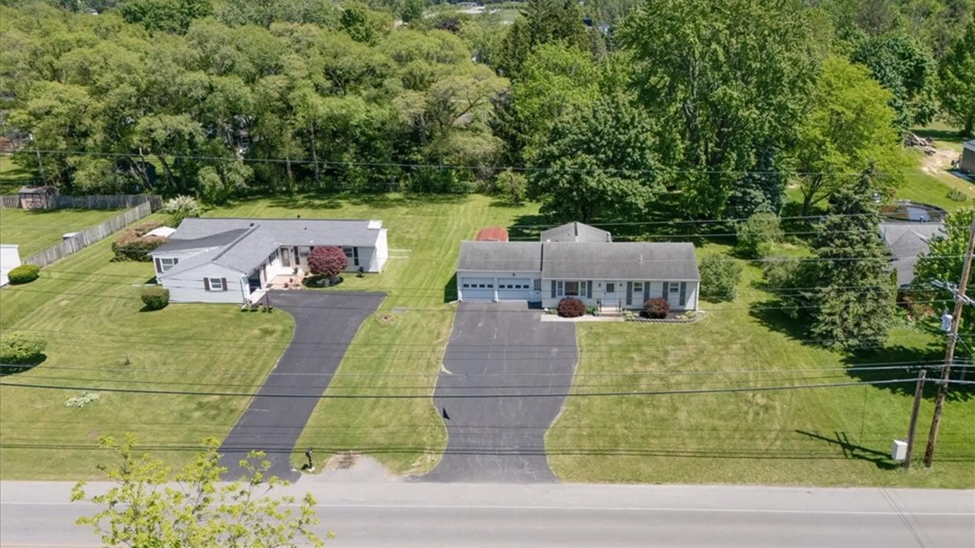Property at 1078 Five Mile Line Road, Webster, NY 14580 3