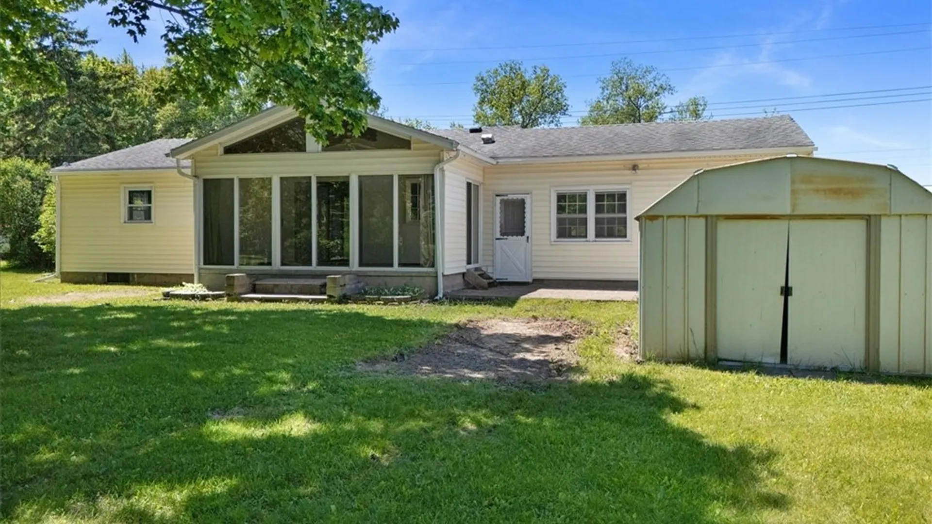 Property at 1078 Five Mile Line Road, Webster, NY 14580 46