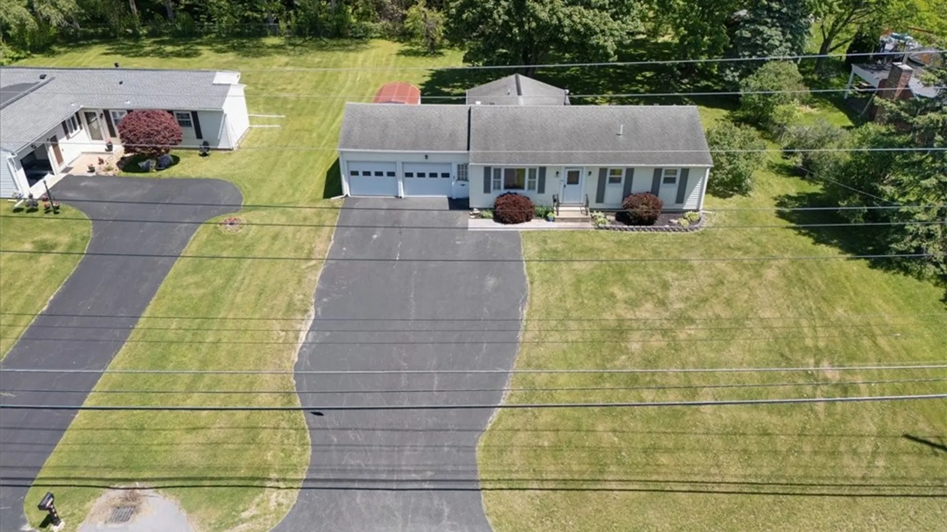 Property at 1078 Five Mile Line Road, Webster, NY 14580 4