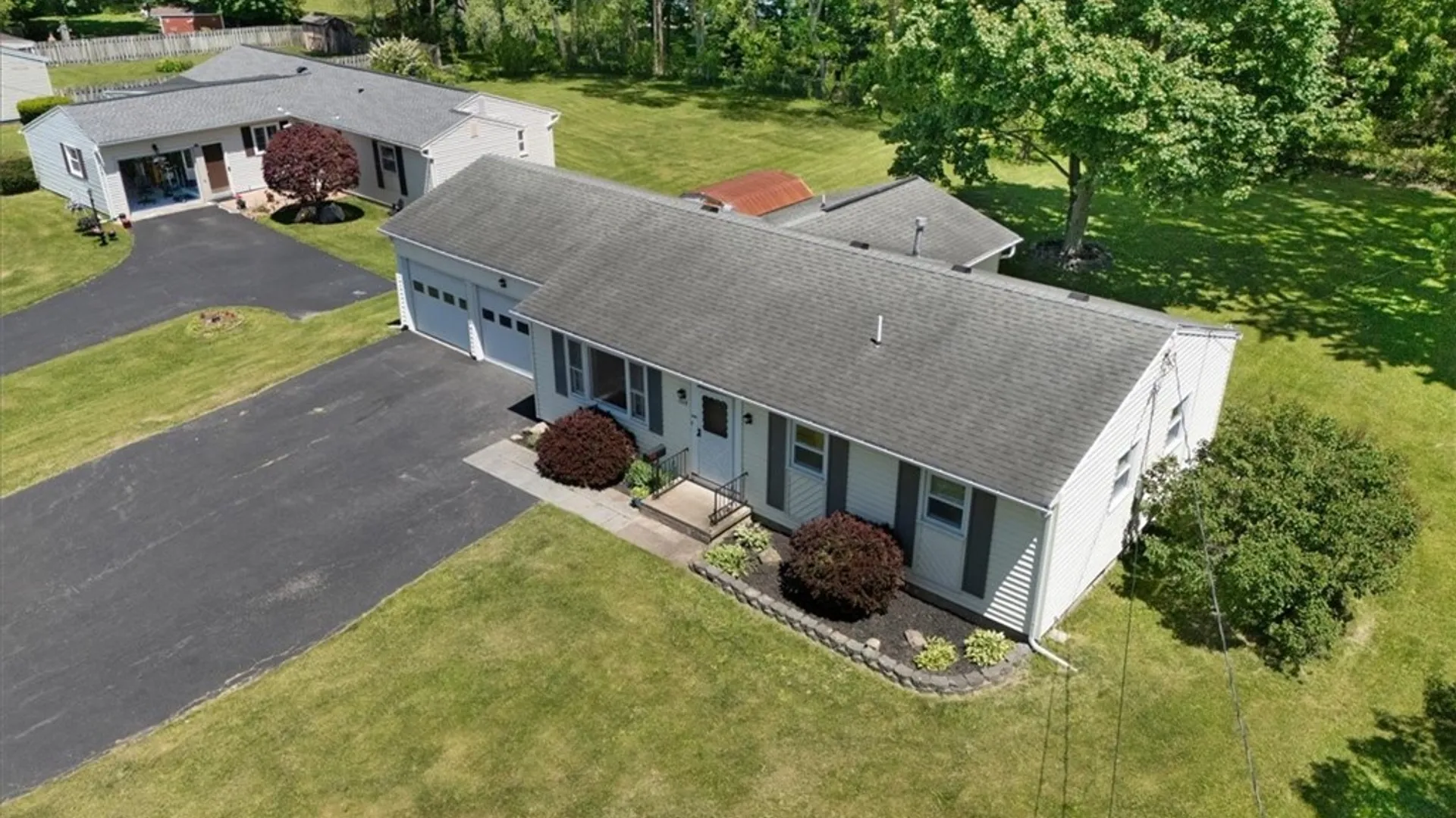 Property at 1078 Five Mile Line Road, Webster, NY 14580 5