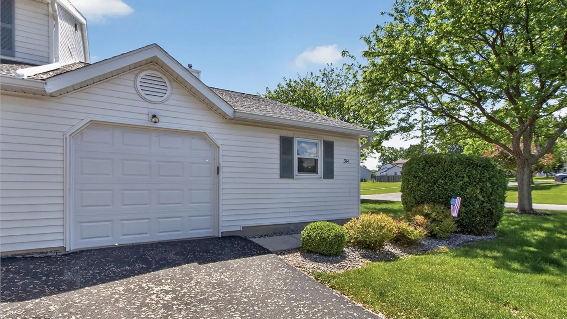 Property at 31 Chestnut Court, Parma, NY 14468 2