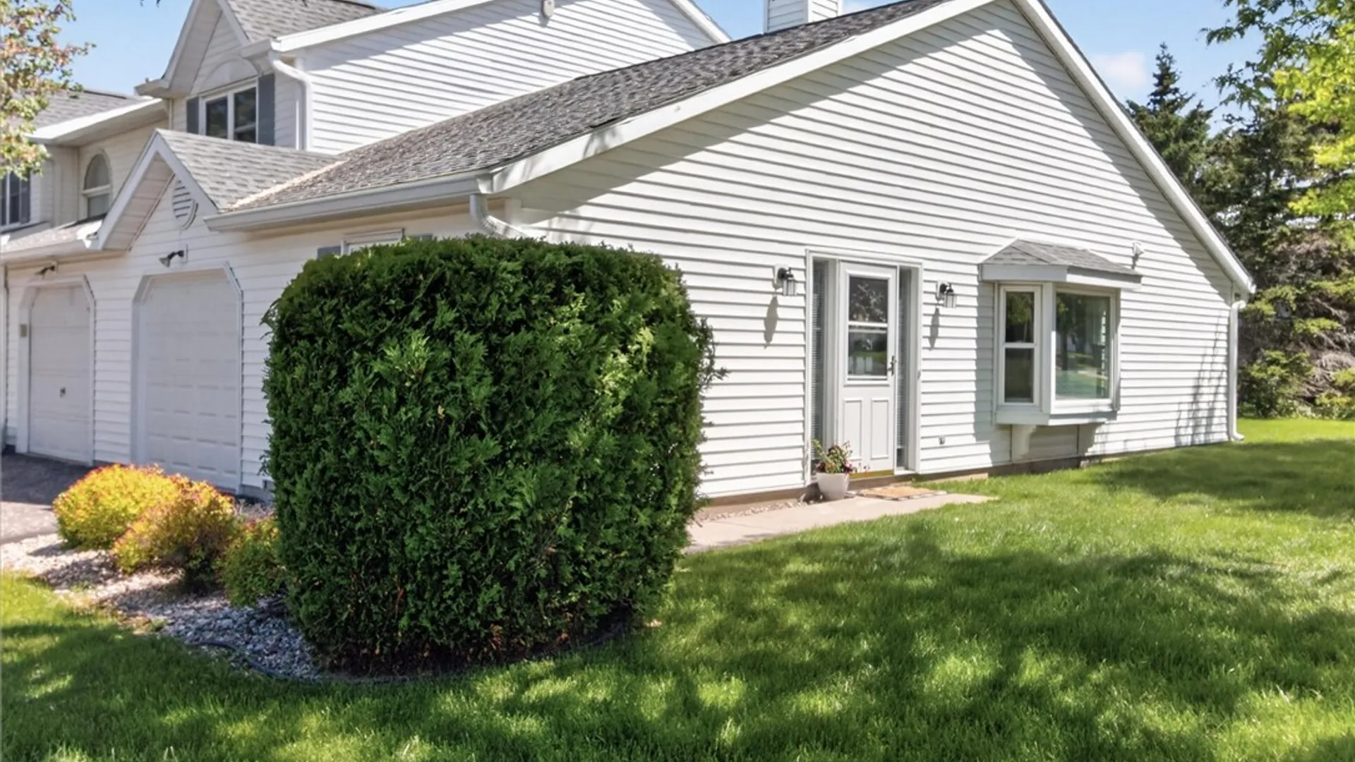 Property at 31 Chestnut Court, Parma, NY 14468 3