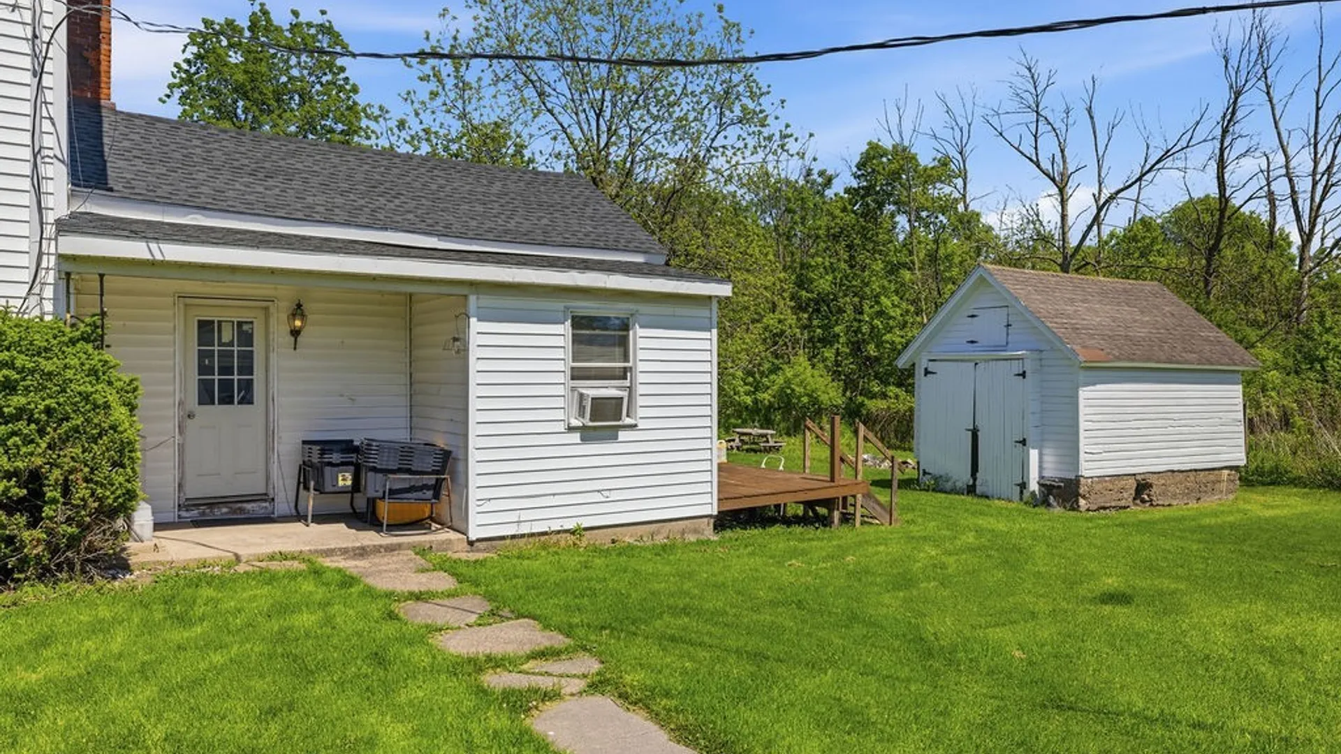 Property at 2212 Cayuga Drive Extension, Wheatfield, NY 14304 6