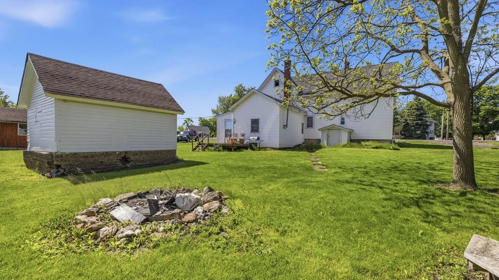 Property at 2212 Cayuga Drive Extension, Wheatfield, NY 14304 9