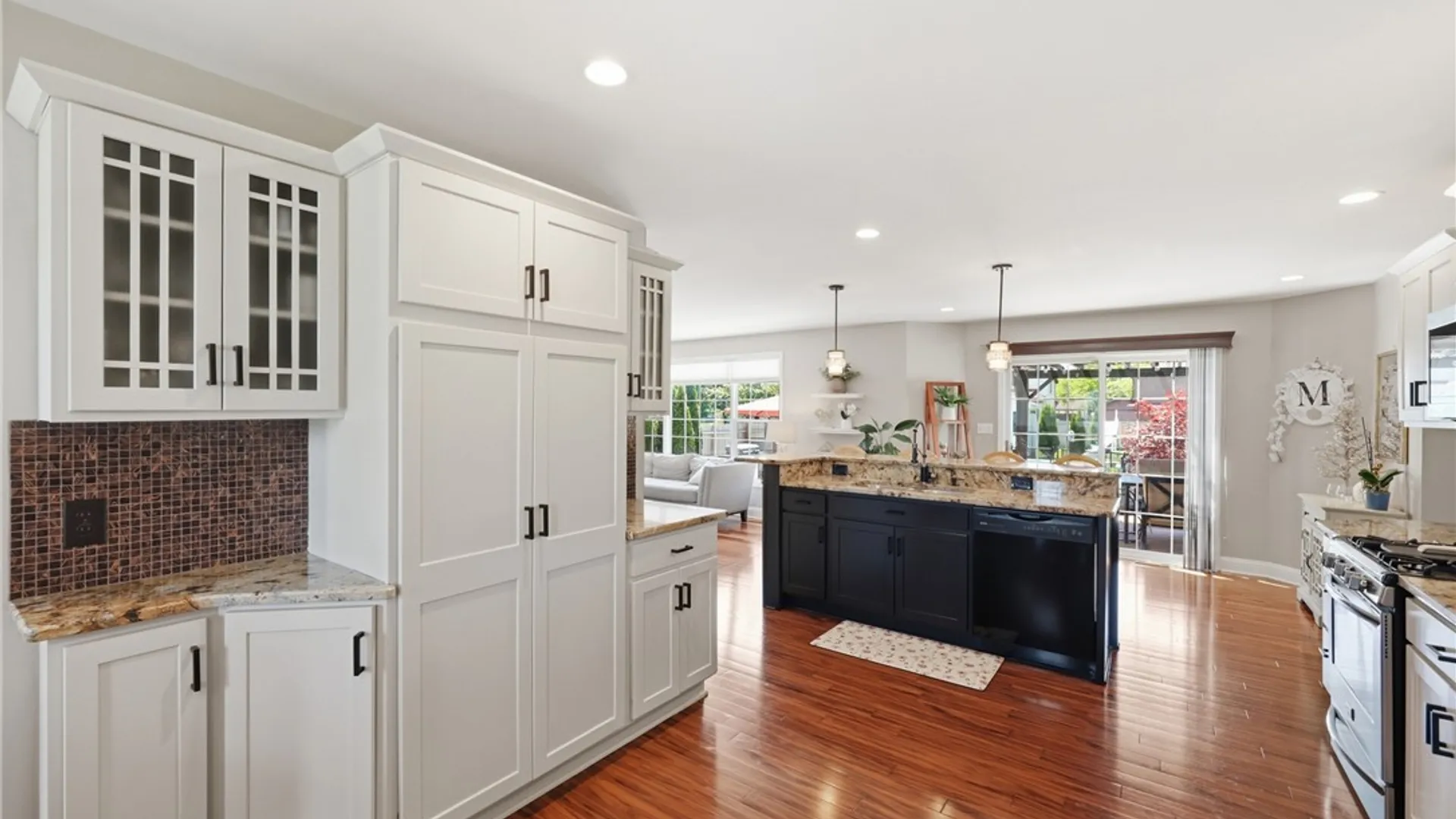 Property at 10 Island Park Circle, Grand Island, NY 14072 13