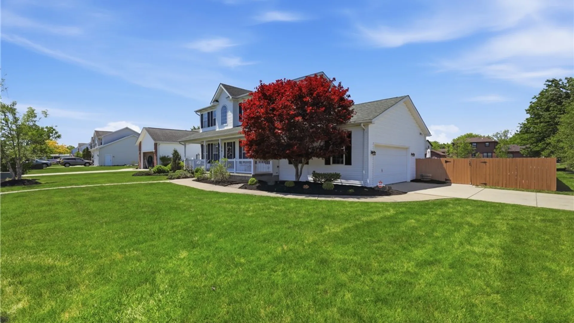Property at 10 Island Park Circle, Grand Island, NY 14072 3