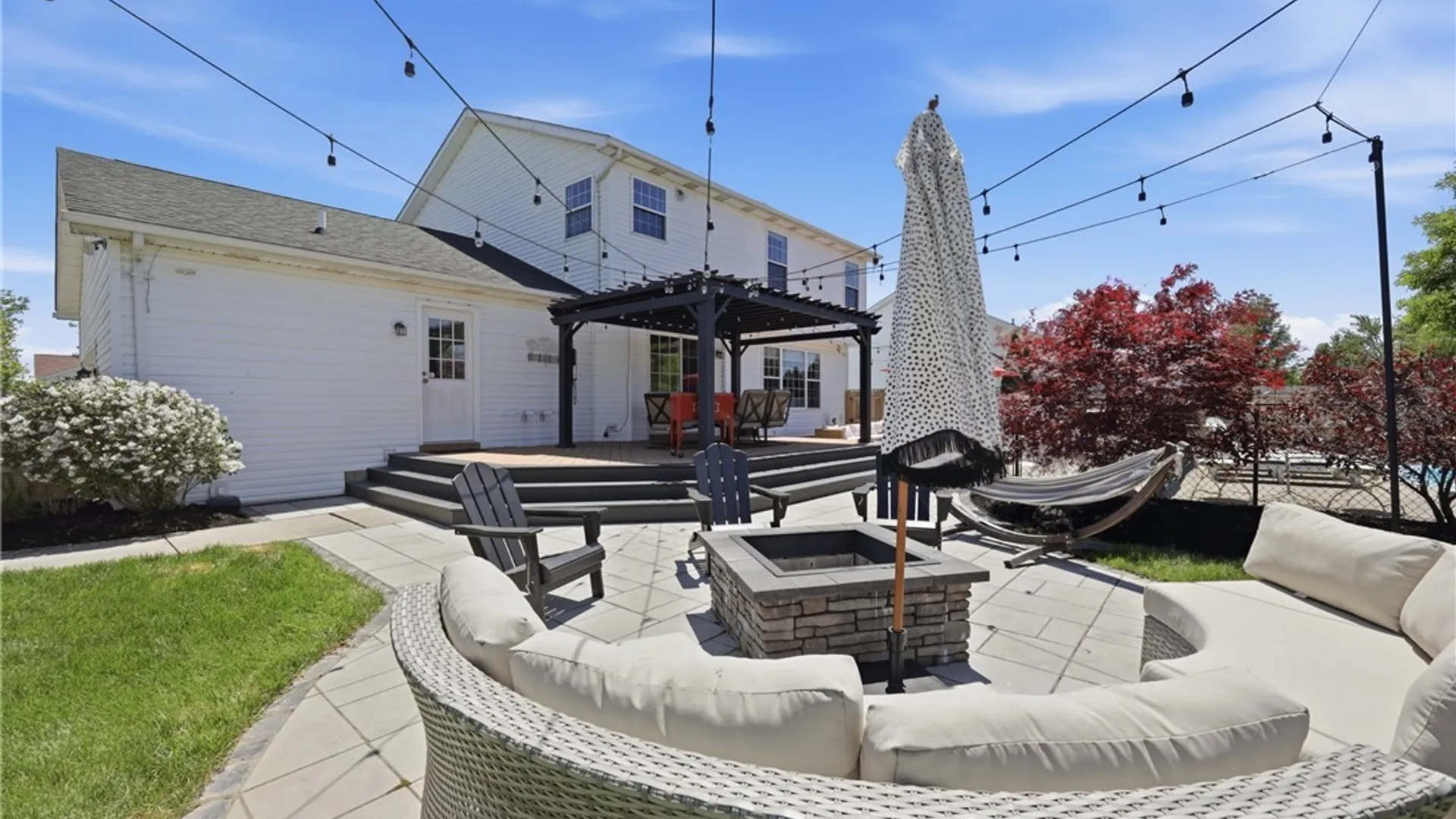 Property at 10 Island Park Circle, Grand Island, NY 14072 40
