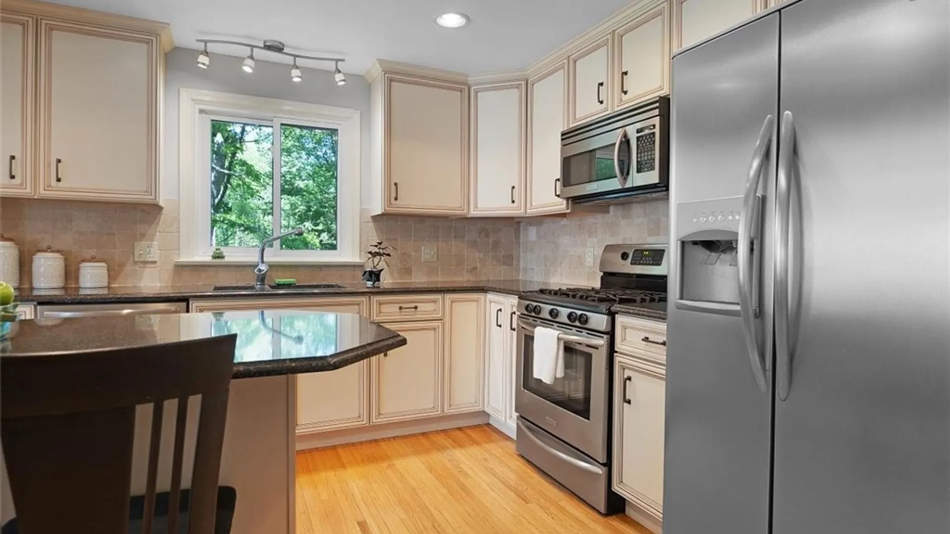 Property at 14 Burncoat, Pittsford, NY 14534 16