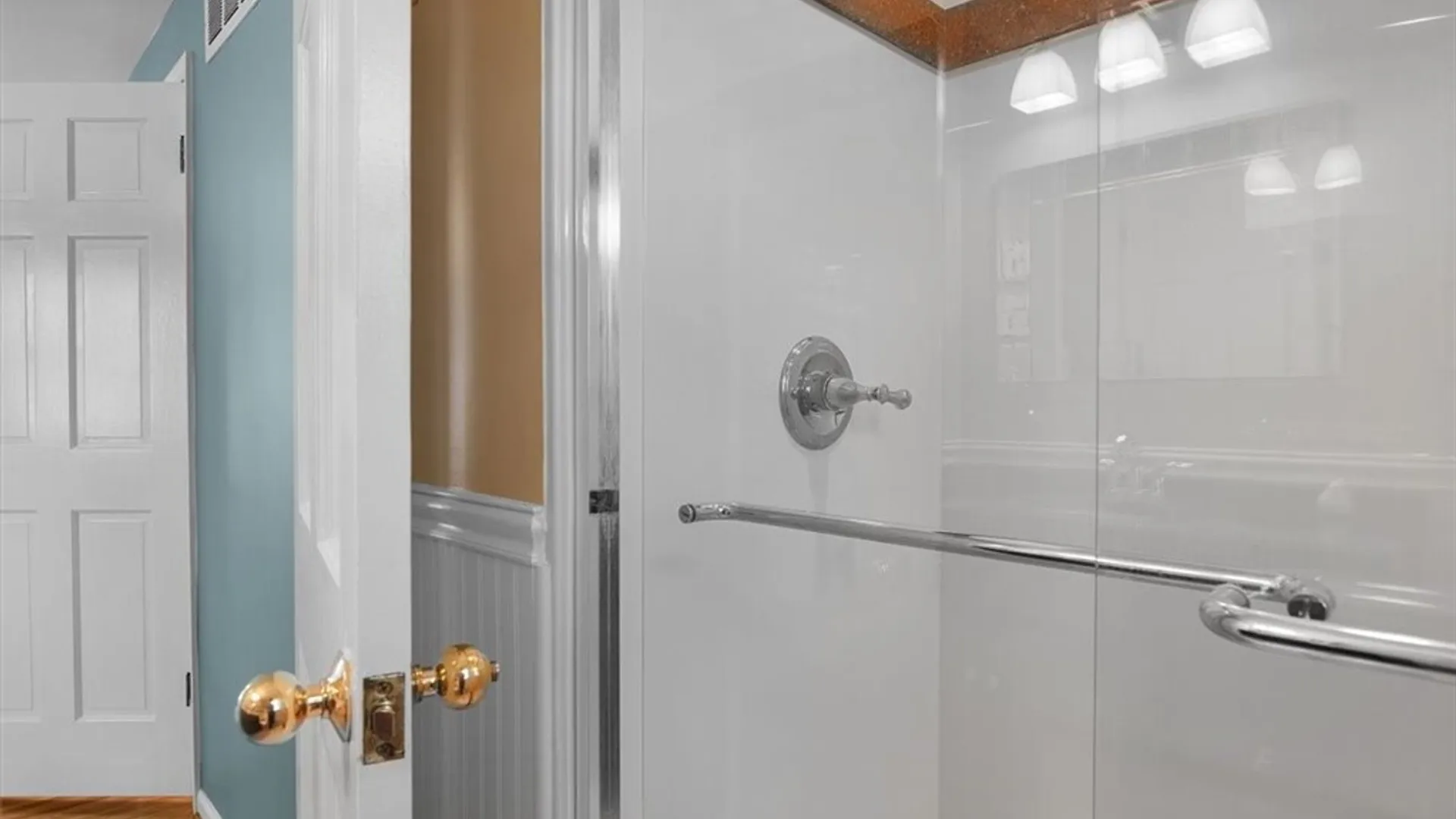 Property at 14 Burncoat, Pittsford, NY 14534 37