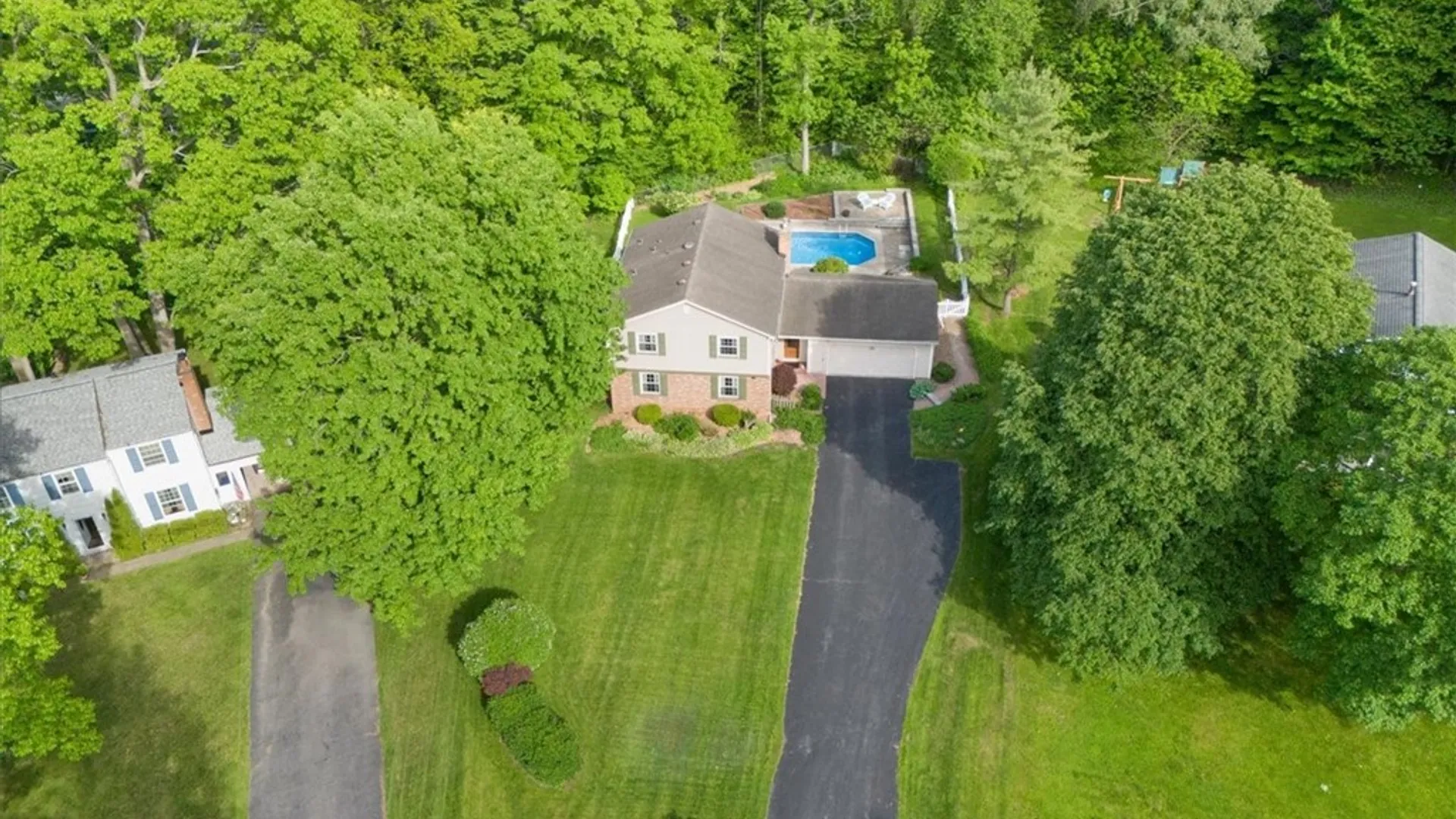 Property at 14 Burncoat, Pittsford, NY 14534 49