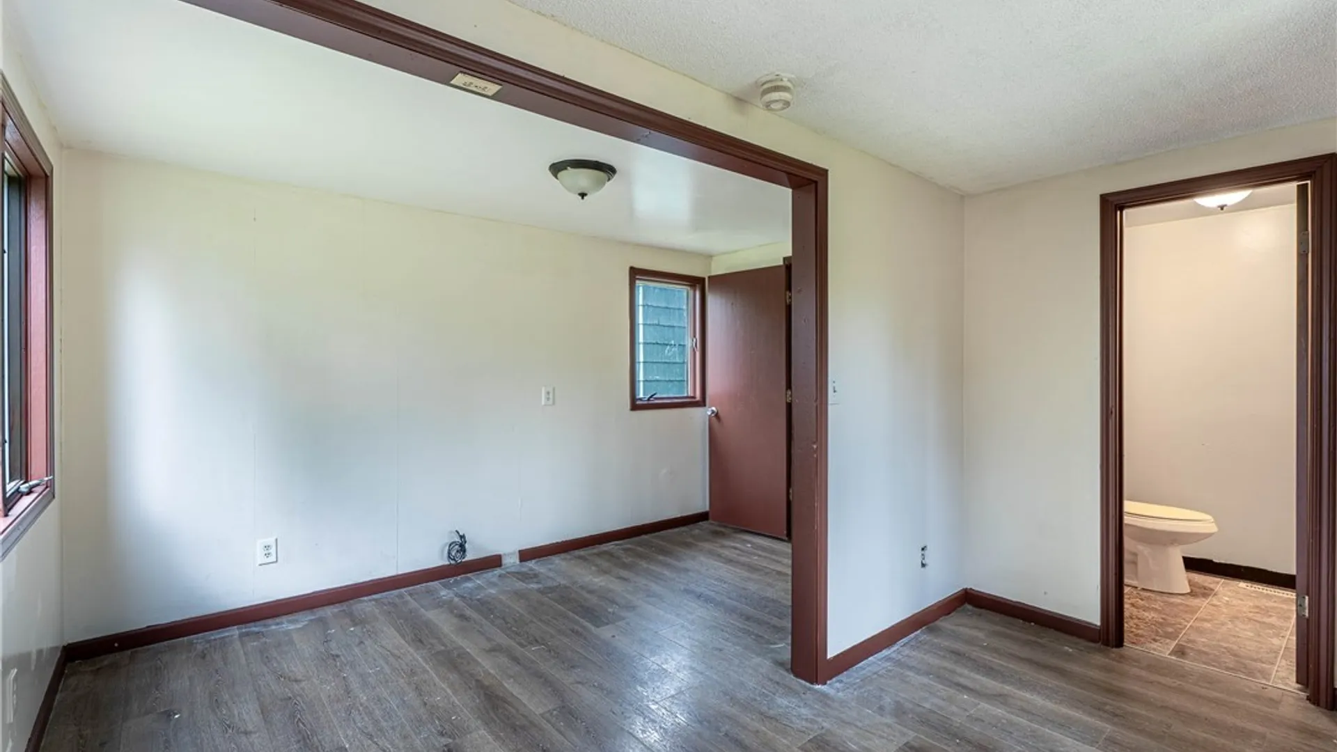 Property at 1952 Whitney Avenue, Niagara Falls, NY 14301 12