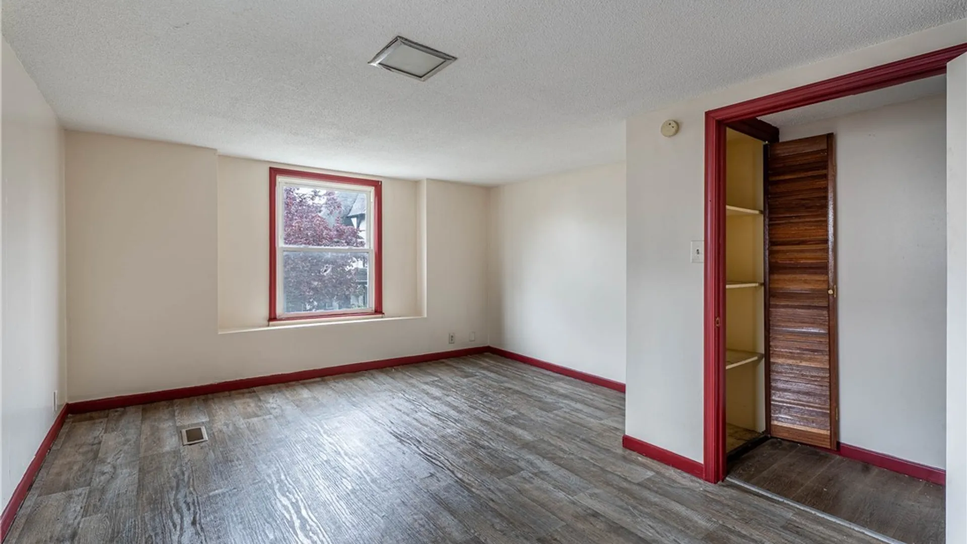 Property at 1952 Whitney Avenue, Niagara Falls, NY 14301 15