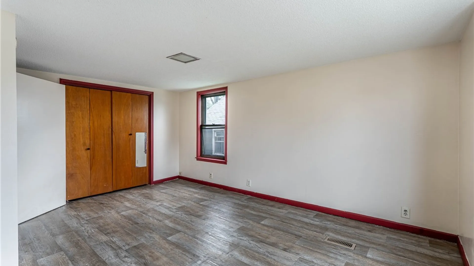 Property at 1952 Whitney Avenue, Niagara Falls, NY 14301 16