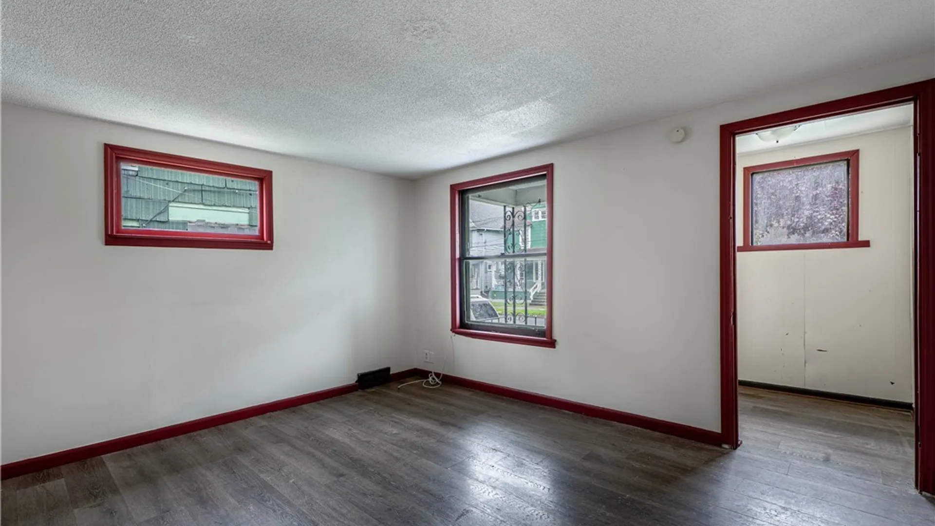 Property at 1952 Whitney Avenue, Niagara Falls, NY 14301 5