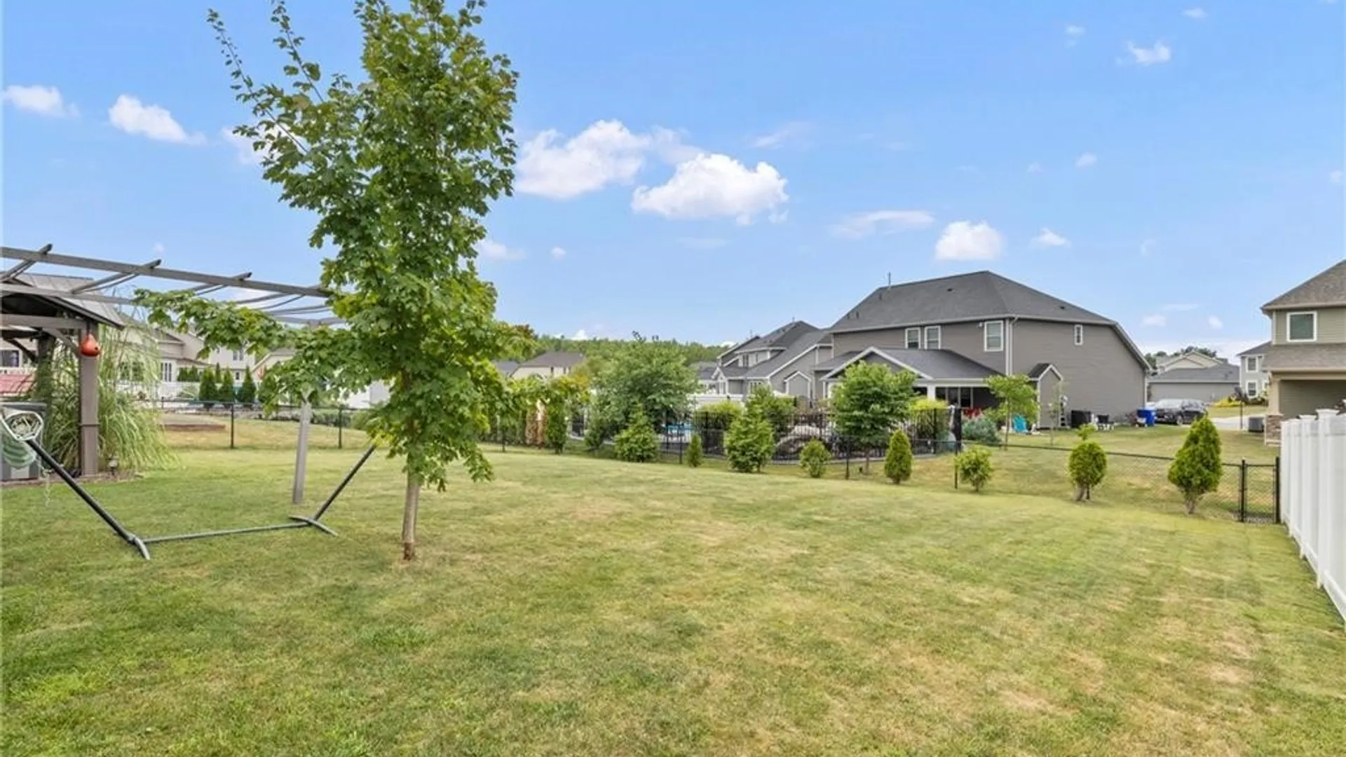 Property at 2396 Hobblebush Lane, Hamburg, NY 14085 26
