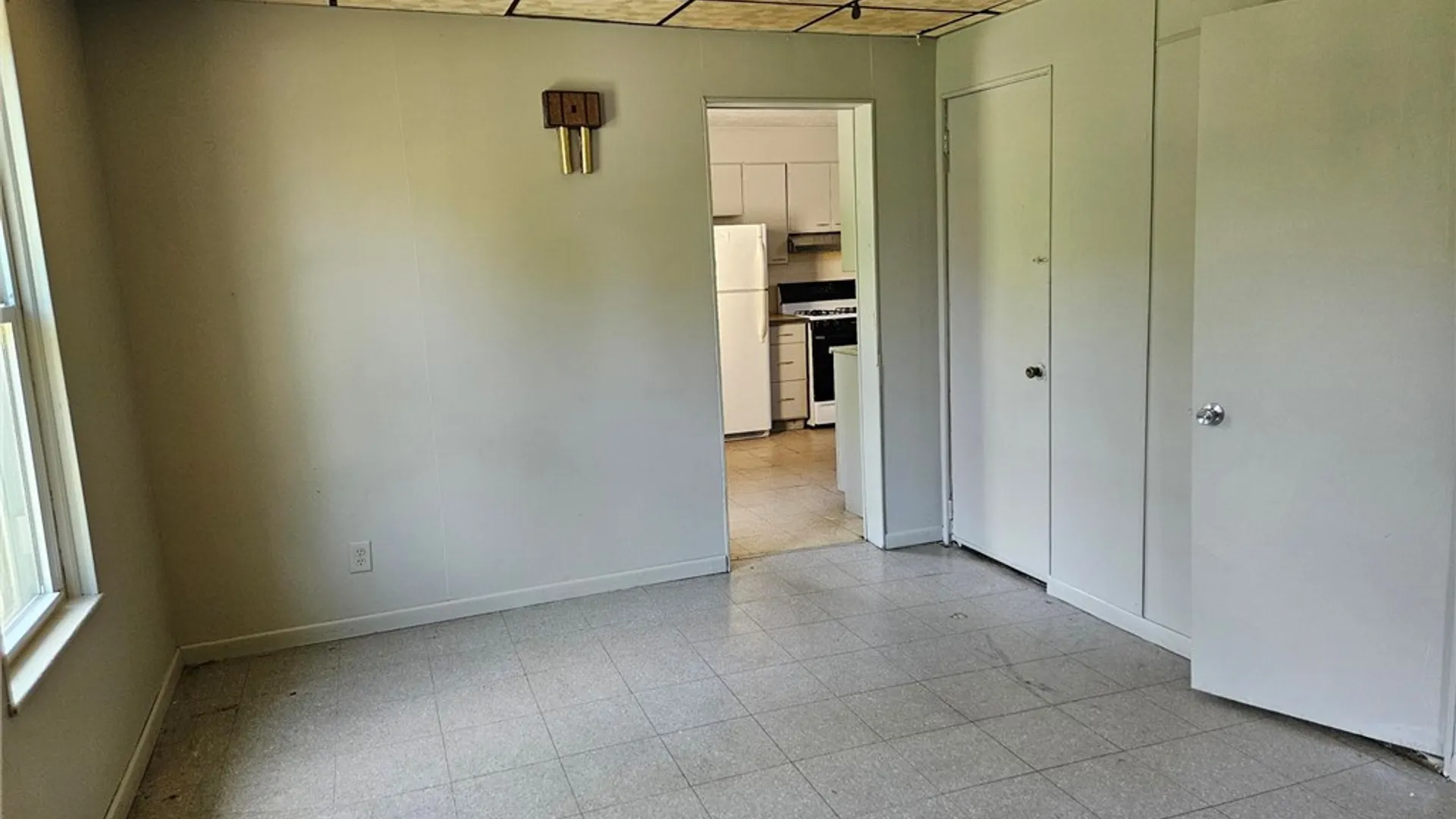 Property at 15 Laser Street, Rochester, NY 14621 4