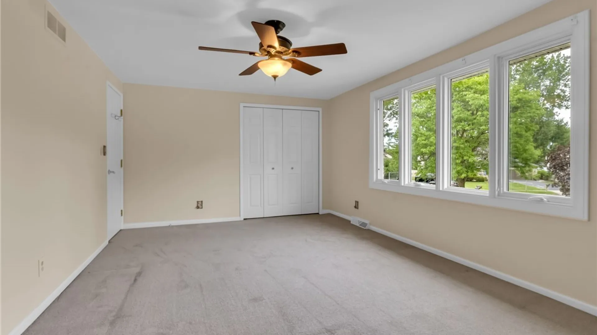 Property at 46 Ascot Circle, Amherst, NY 14051 29