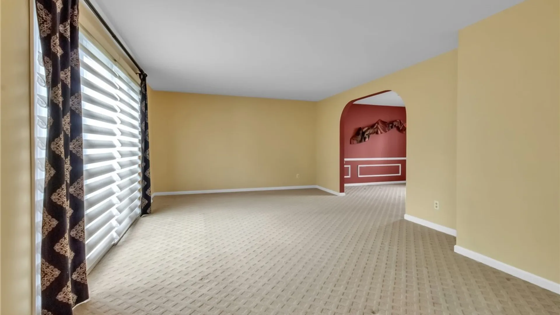 Property at 46 Ascot Circle, Amherst, NY 14051 4