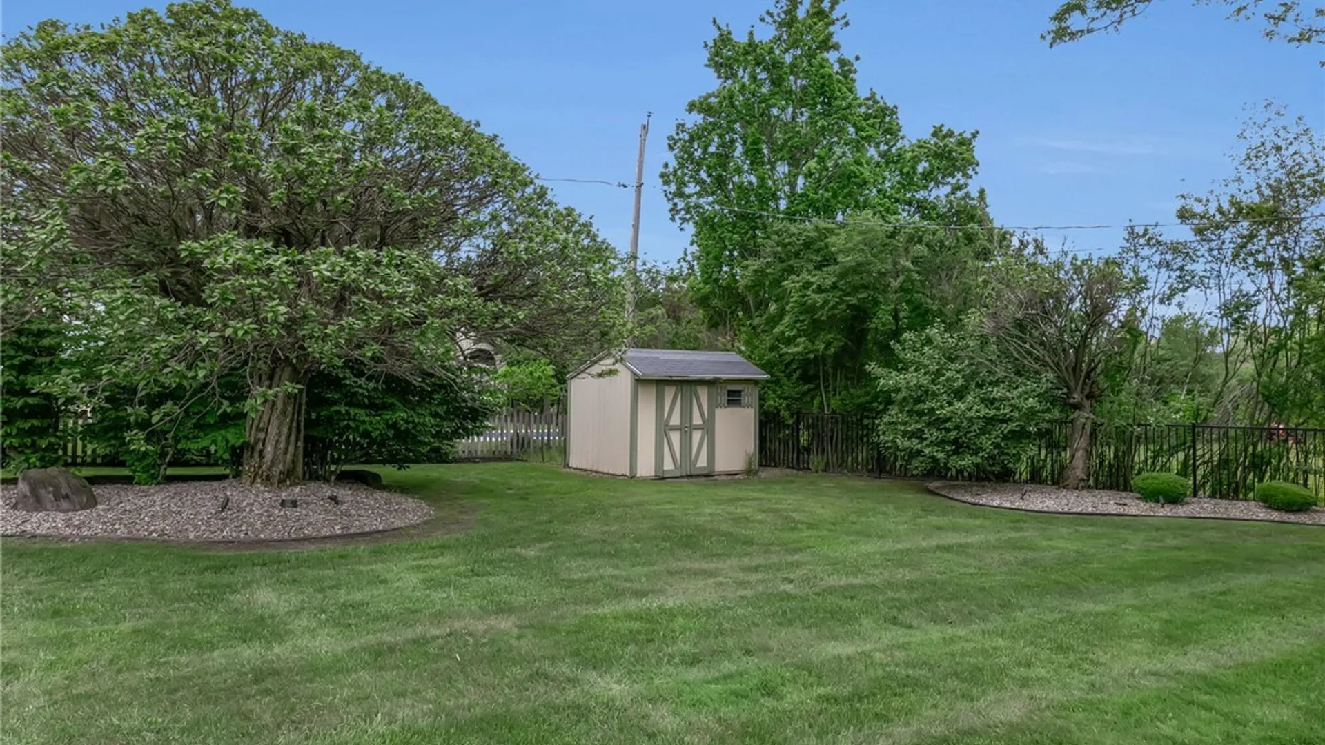 Property at 46 Ascot Circle, Amherst, NY 14051 49