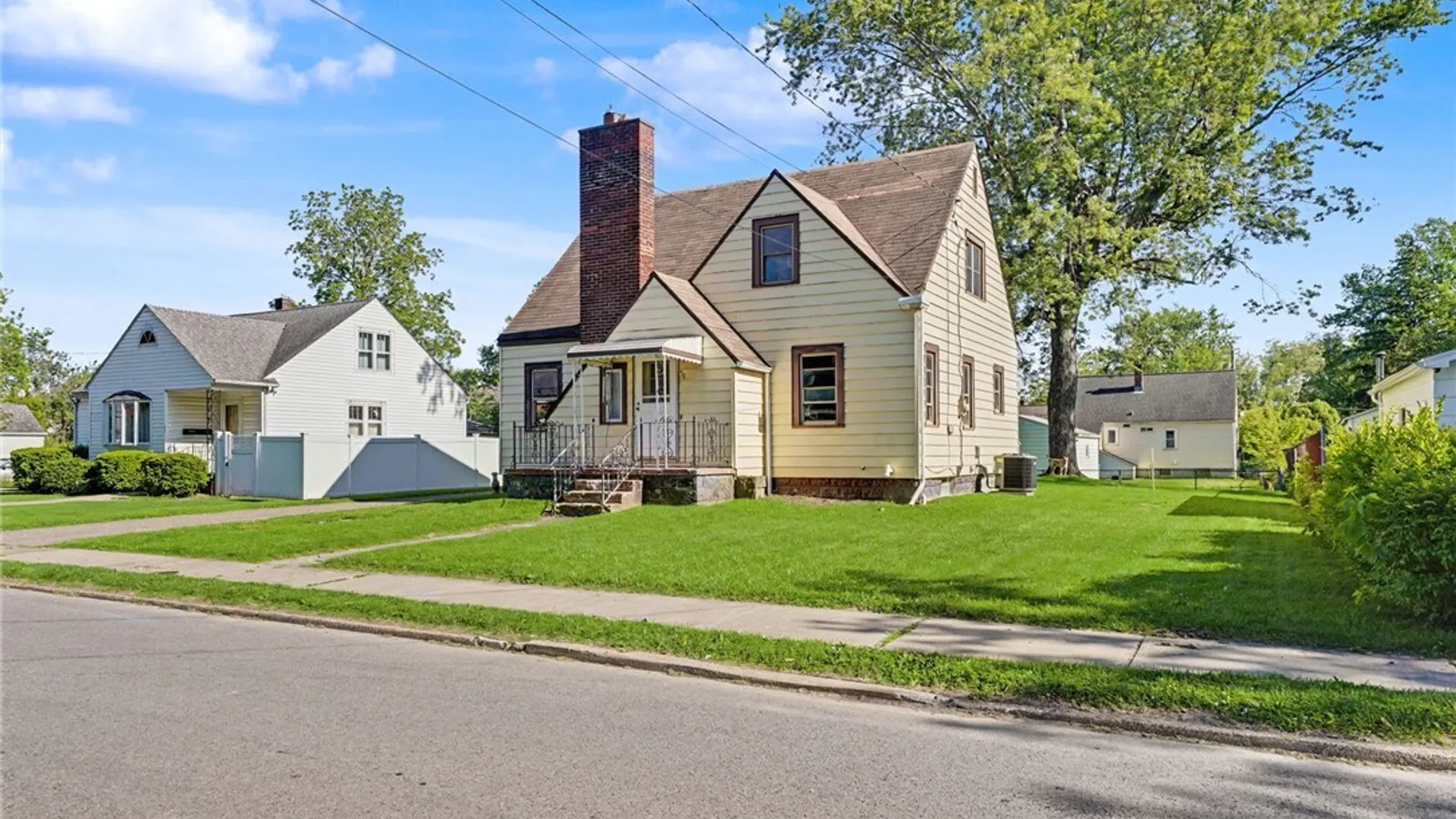 Property at 70 Orchard Avenue, Hamburg, NY 14219 3