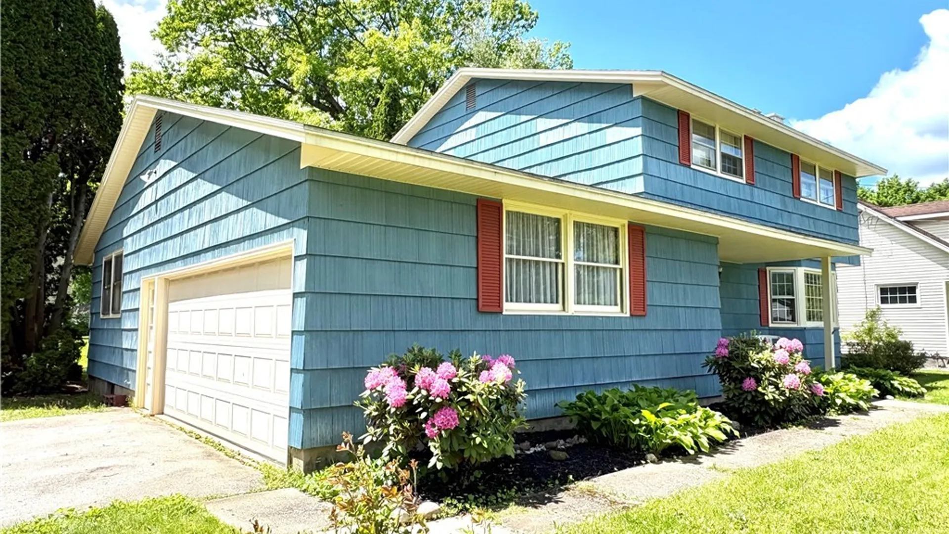 Property at 7553 Daphne Drive, Clay, NY 13212 4