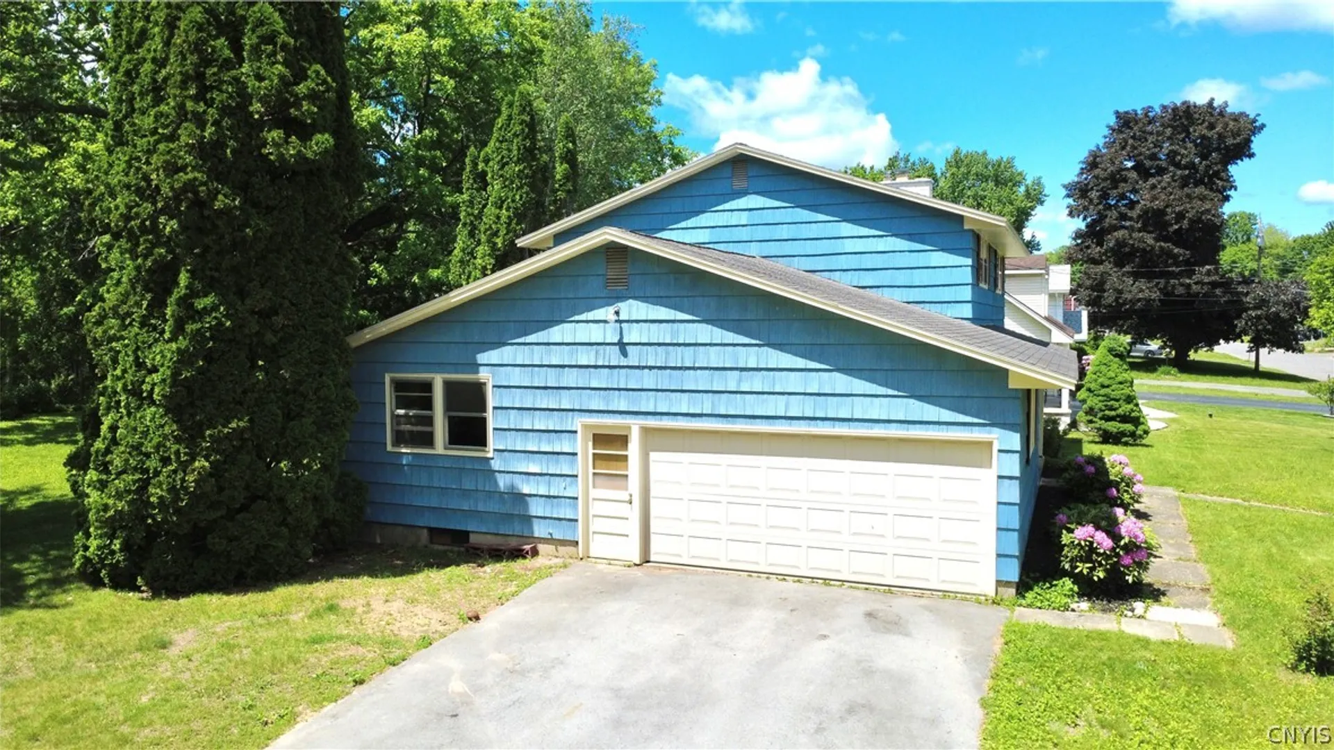 Property at 7553 Daphne Drive, Clay, NY 13212 5