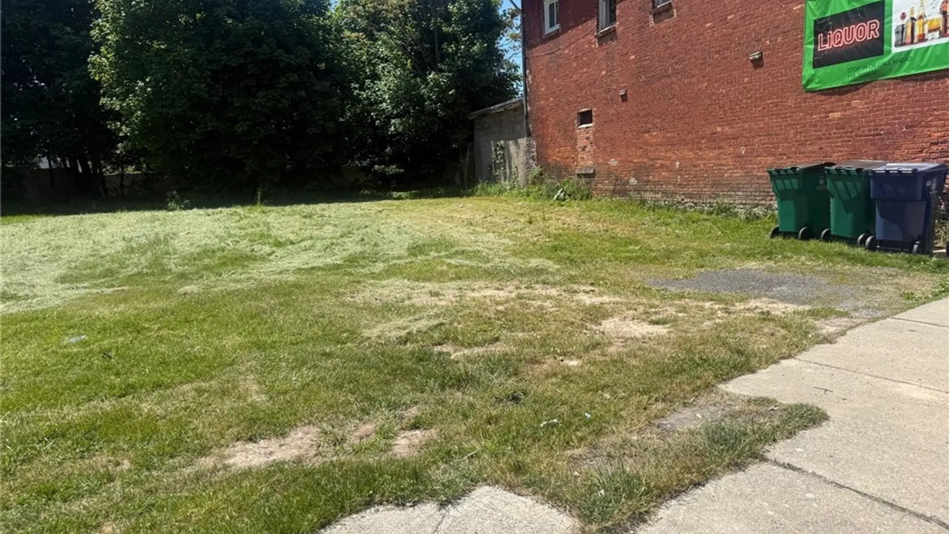 Property at 633 Broadway, Buffalo, NY 14212 5