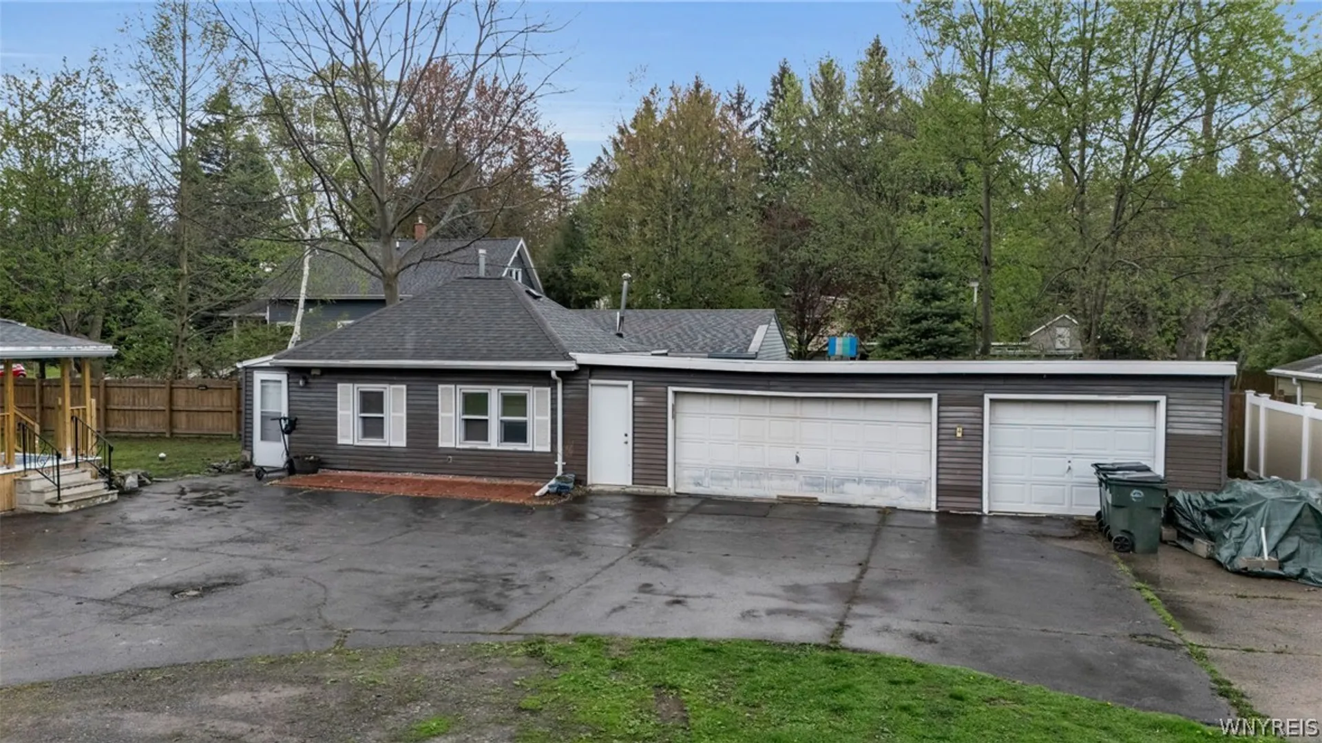 Property at 141 Borden Road, Cheektowaga, NY 14043 34