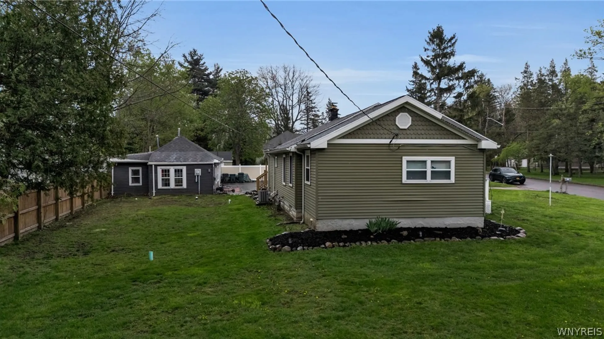 Property at 141 Borden Road, Cheektowaga, NY 14043 40