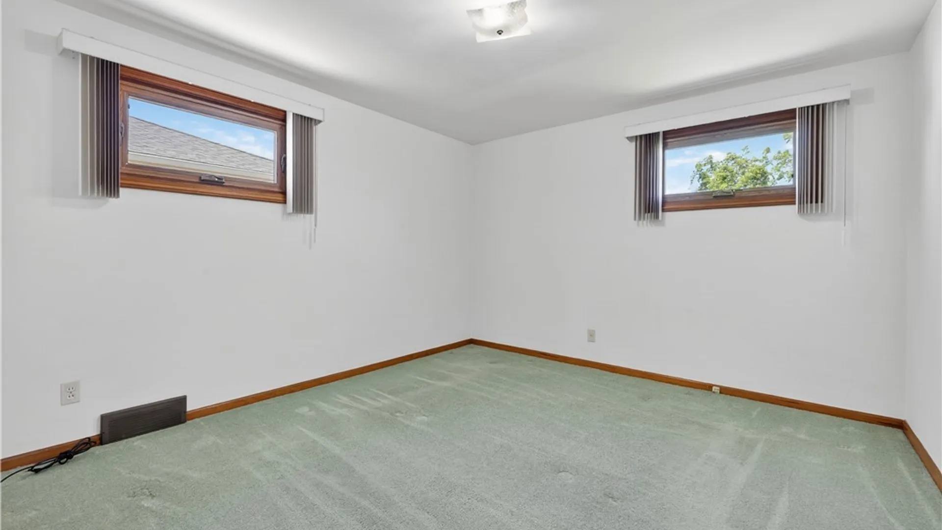 Property at 2918 Seneca Avenue, Niagara Falls, NY 14305 18