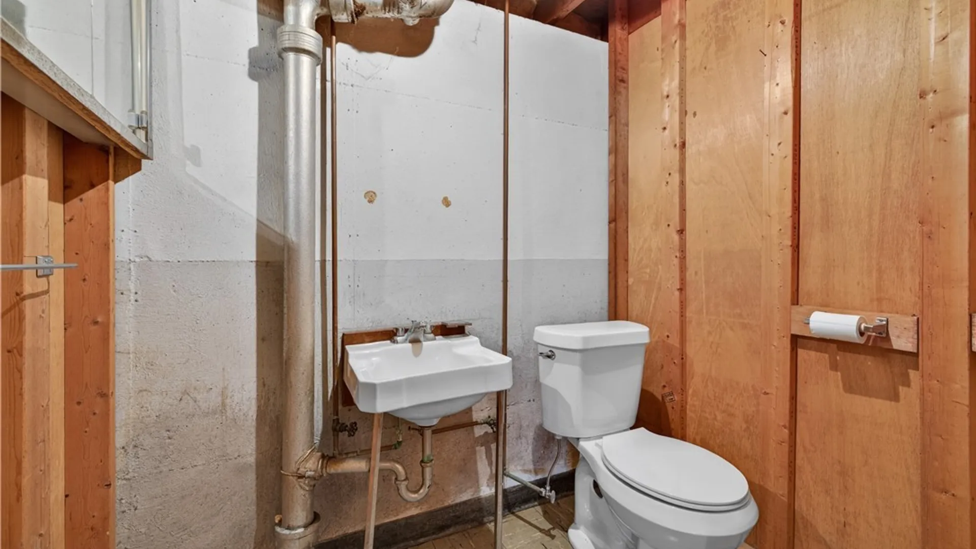 Property at 2918 Seneca Avenue, Niagara Falls, NY 14305 22
