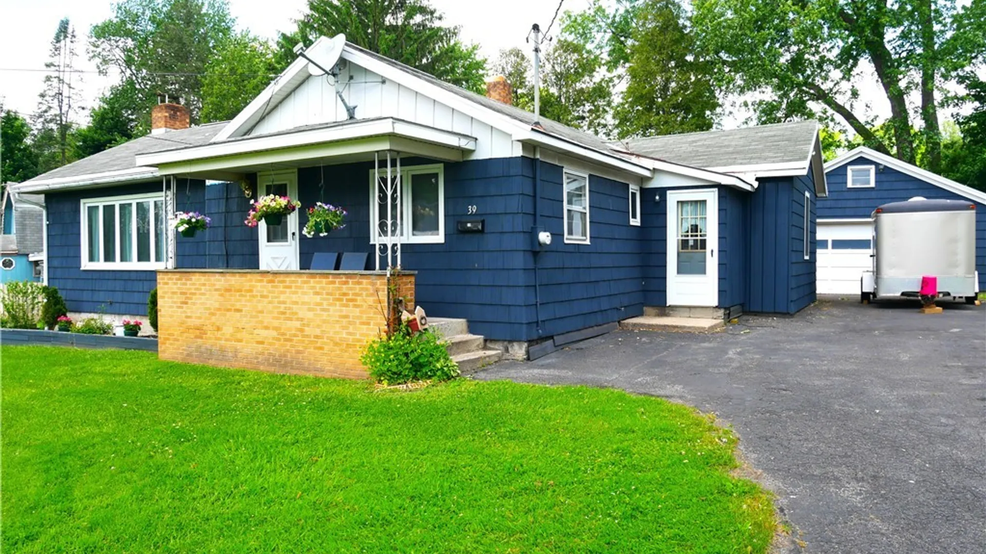 Property at 39 Young Avenue, New Hartford, NY 13417 2