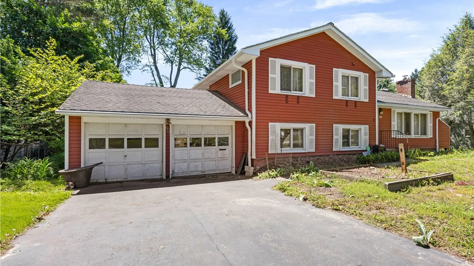 Property at 90 Hotchkiss Circle, Penfield, NY 14526 3