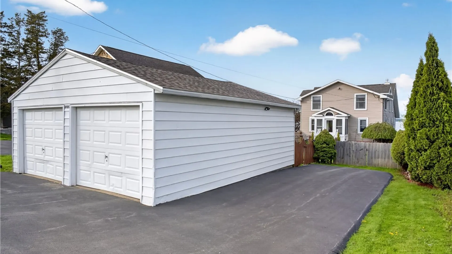 Property at 6989 Van Antwerp Dr, Cicero, NY 13039 34