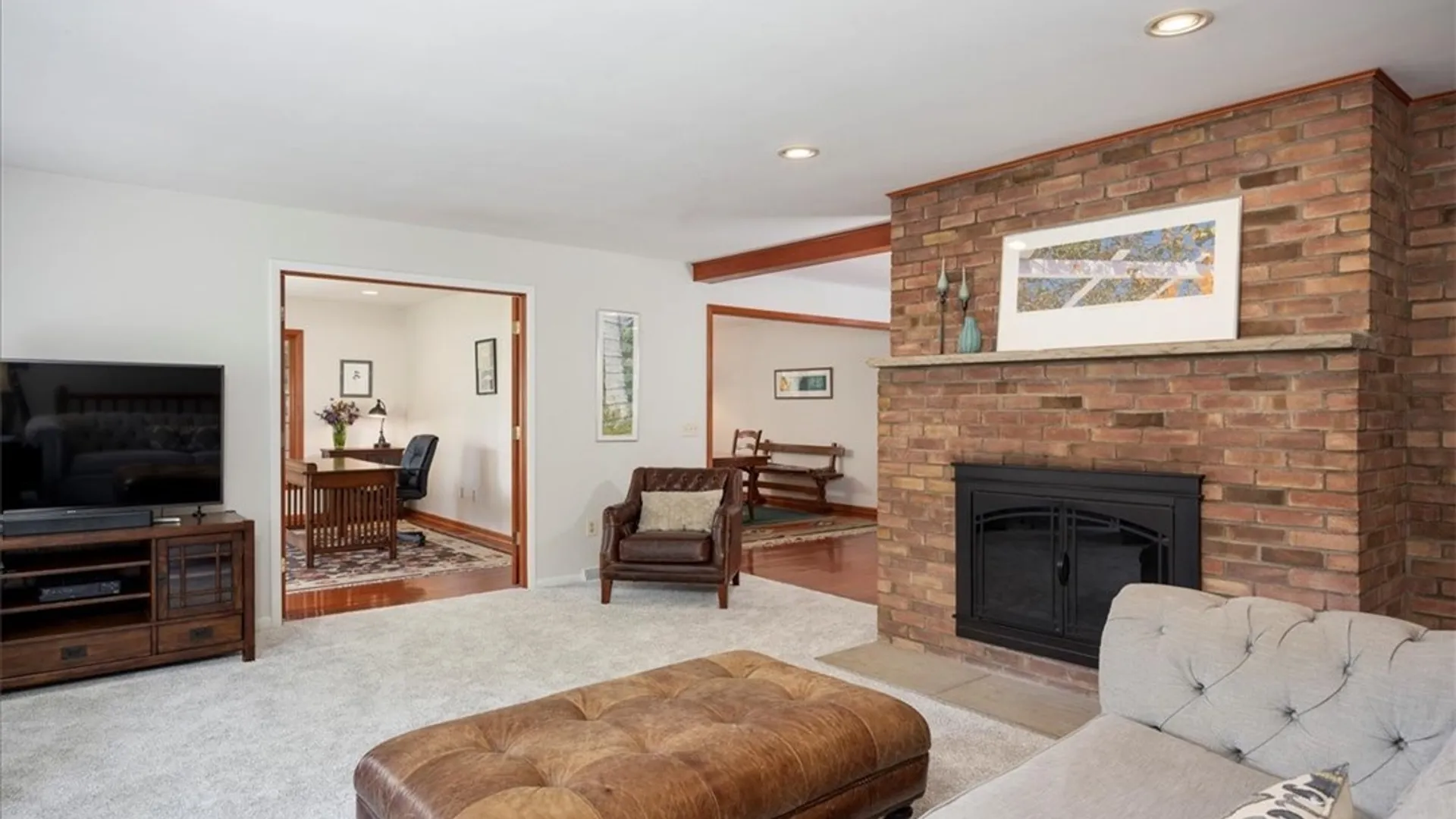 Property at 144 Hillcrest Rd, Aurora, NY 14052 3