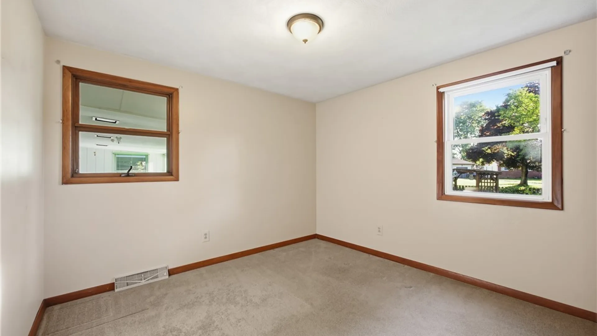 Property at 901 Park Avenue, North Tonawanda, NY 14120 31