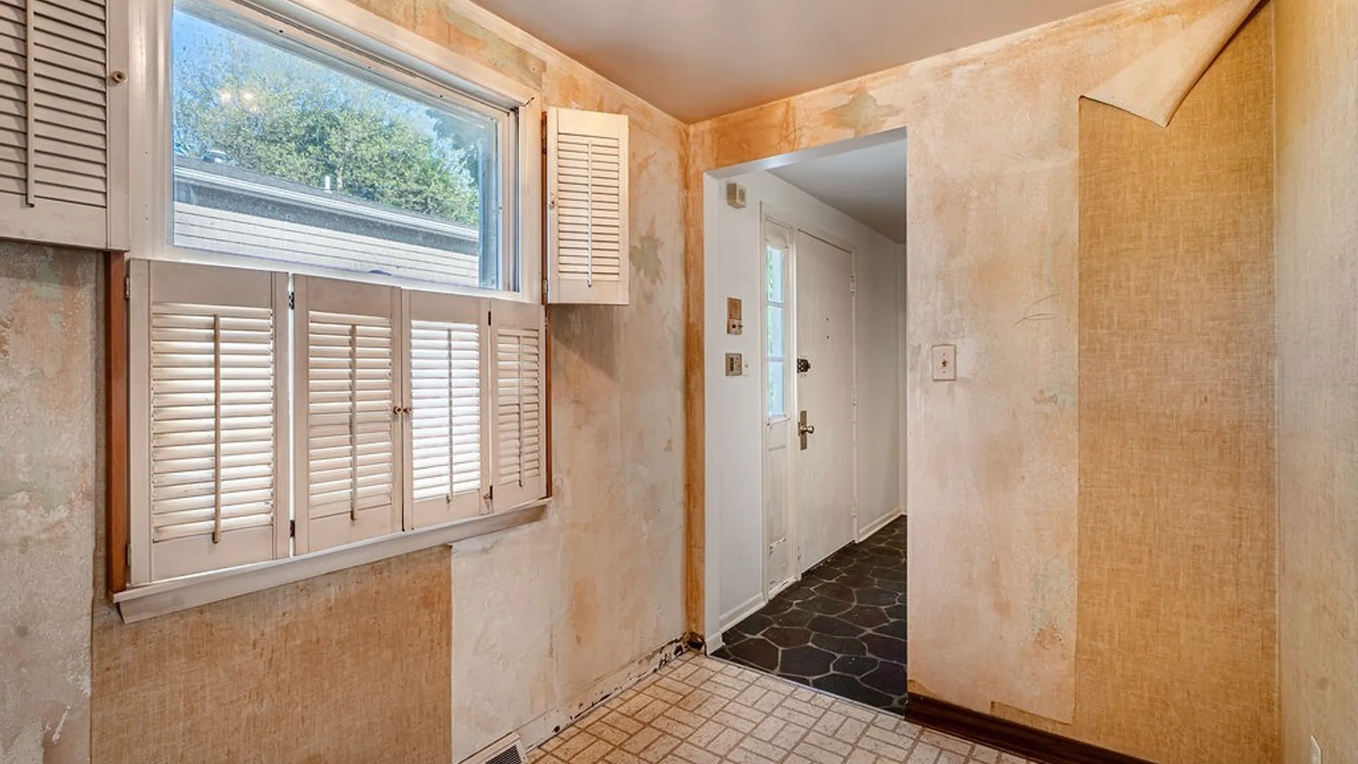 Property at 666 W Ferry Street, Buffalo, NY 14222 10