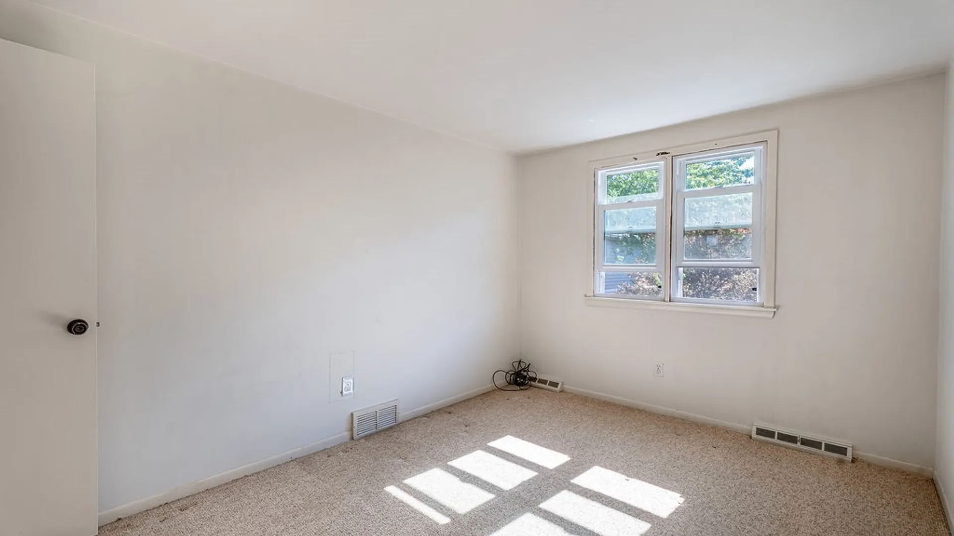 Property at 666 W Ferry Street, Buffalo, NY 14222 21