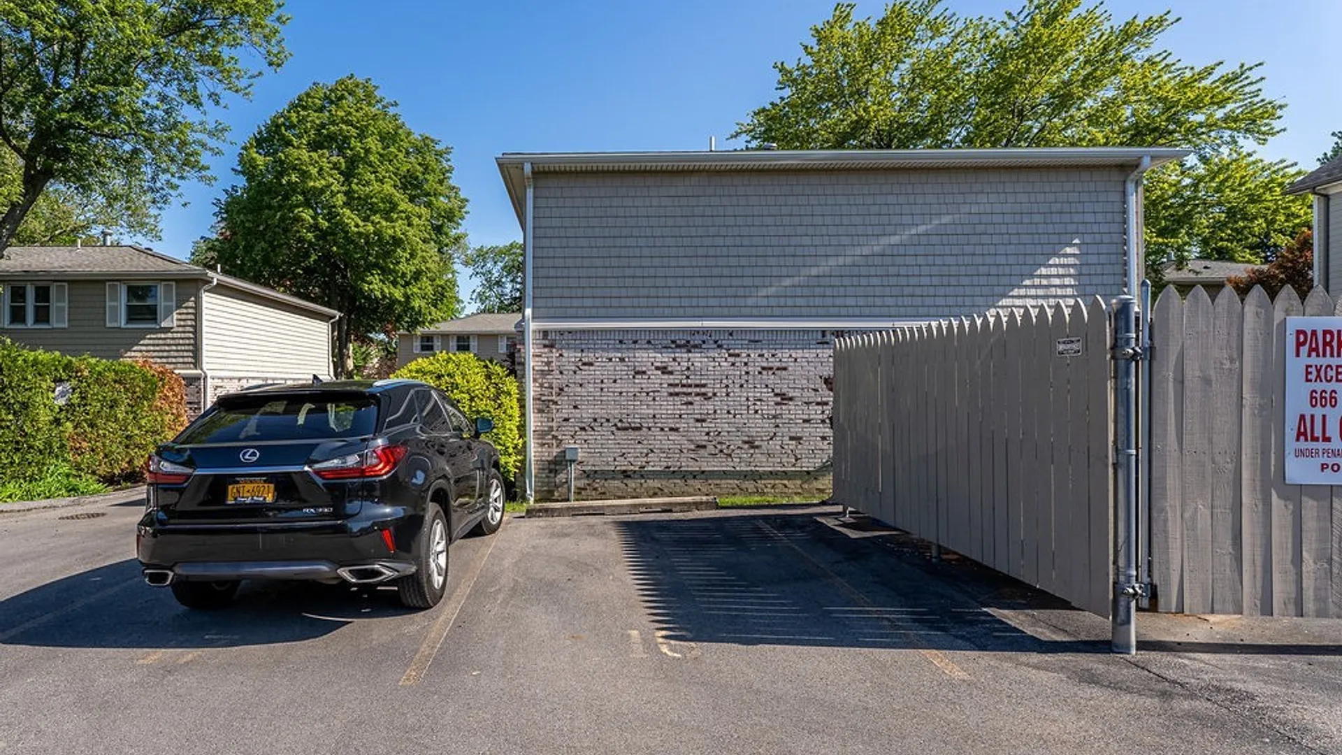 Property at 666 W Ferry Street, Buffalo, NY 14222 3