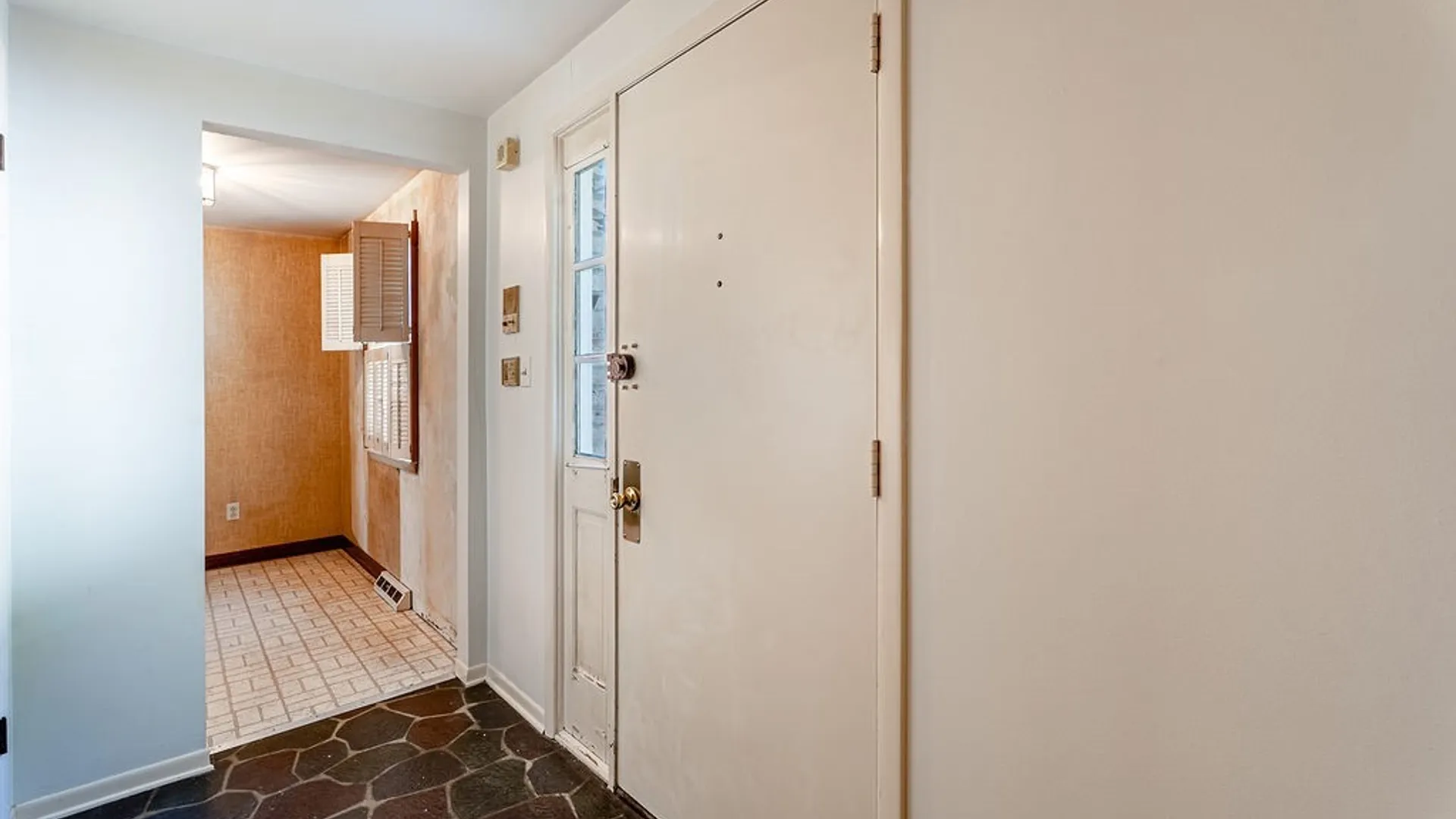 Property at 666 W Ferry Street, Buffalo, NY 14222 7