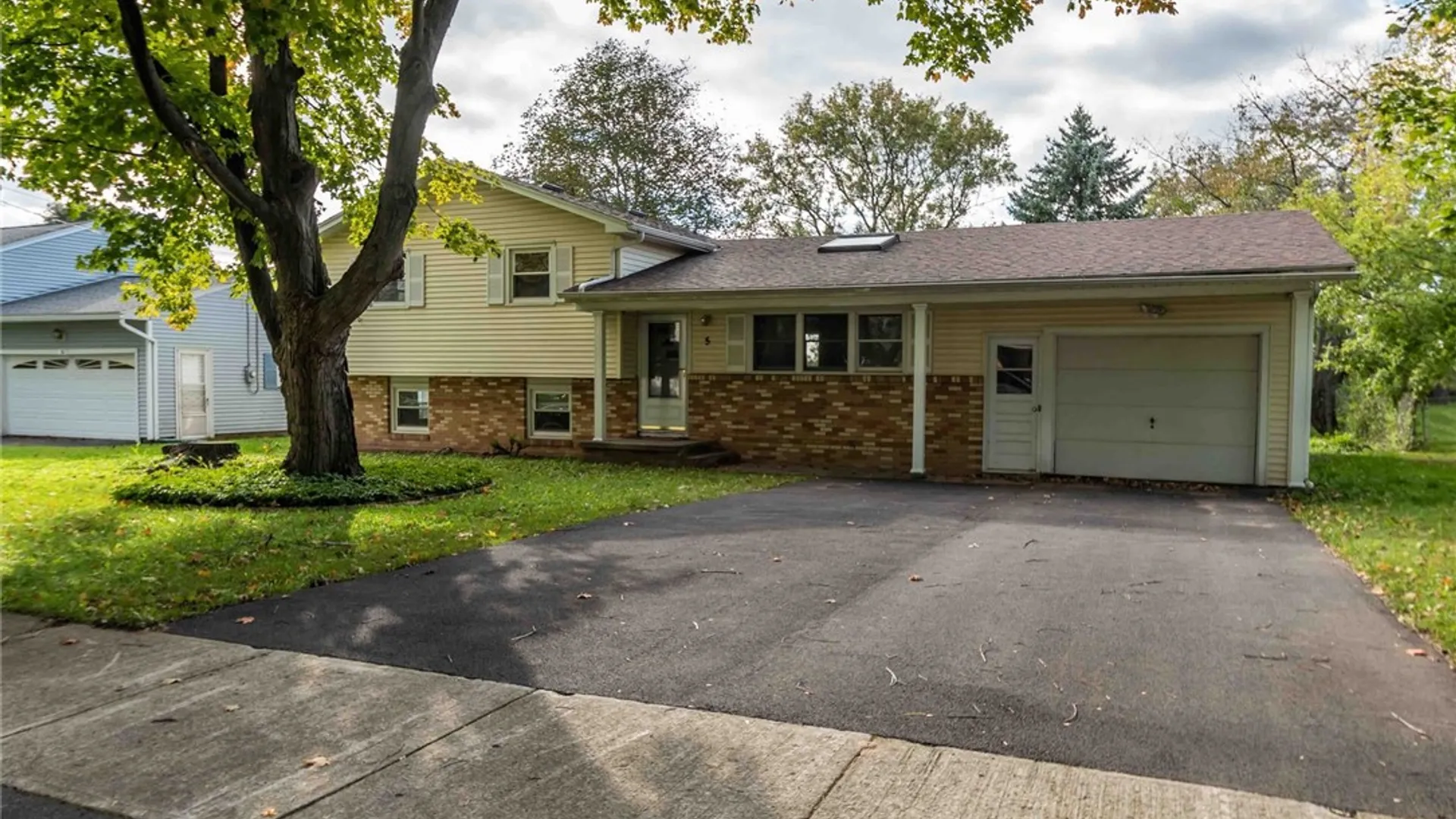 Property at 5 Adeane Drive, Gates, NY 14624 2