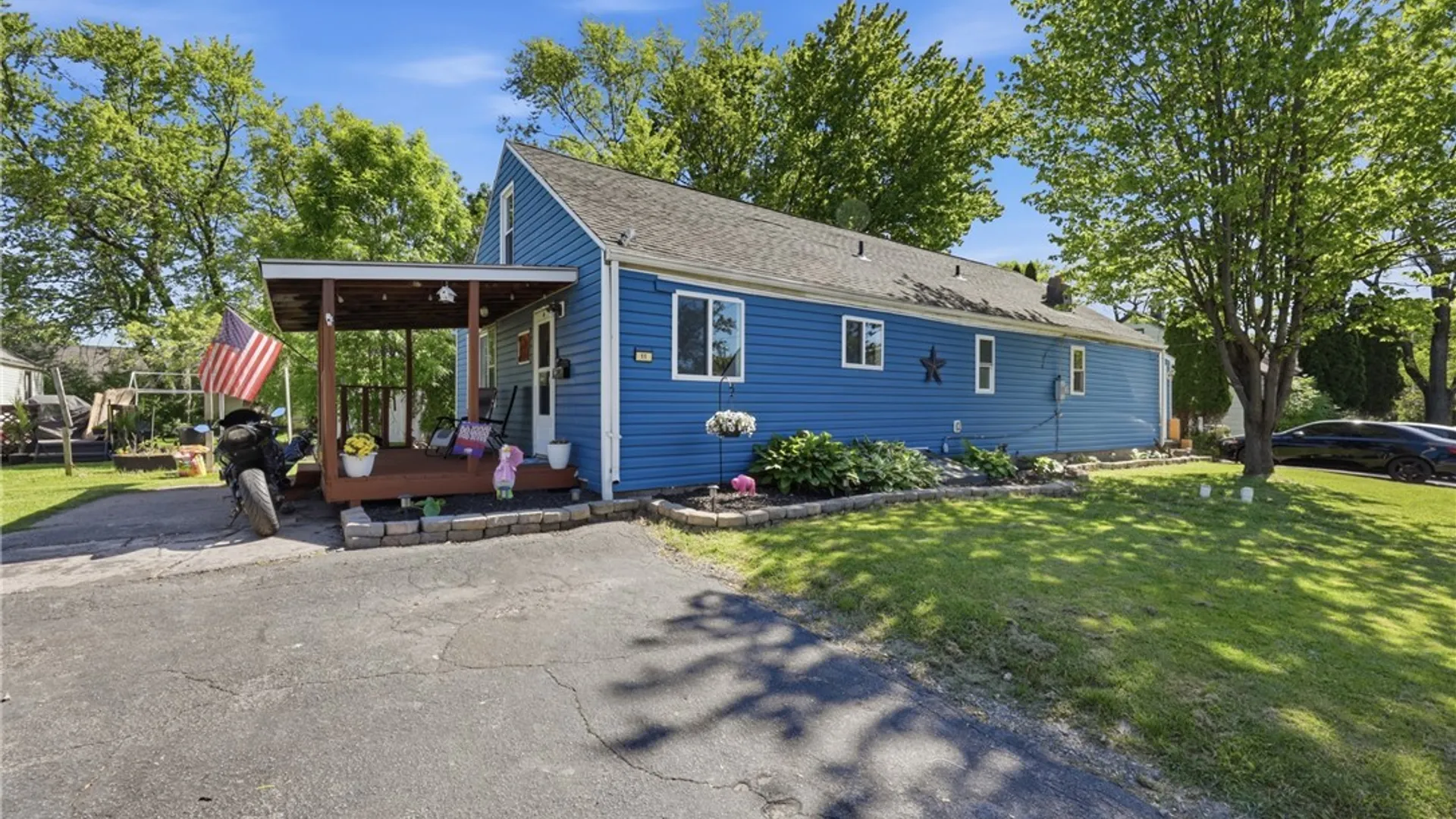 Property at 11 Thoreau Court, Tonawanda, NY 14150 2