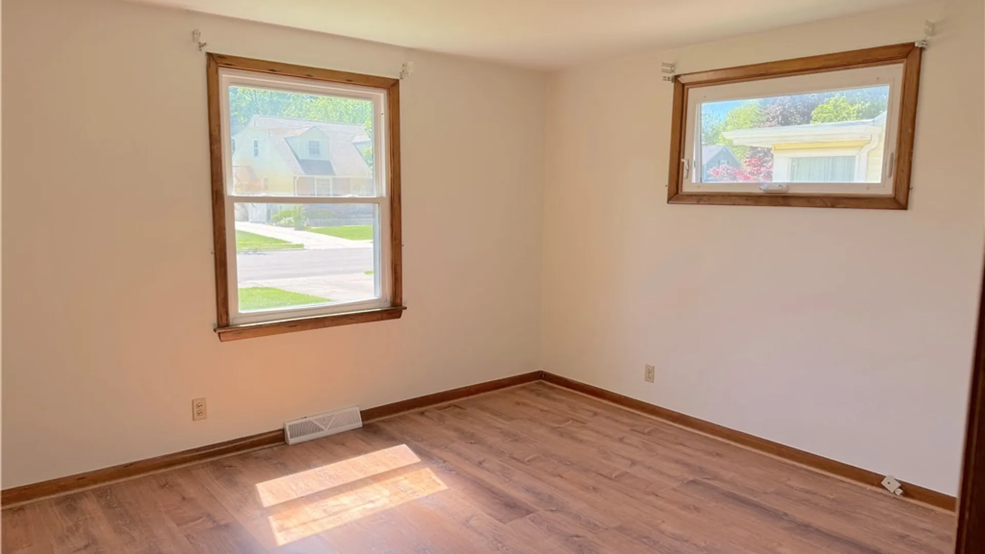 Property at 318 Forbes Avenue, Tonawanda, NY 14150 9