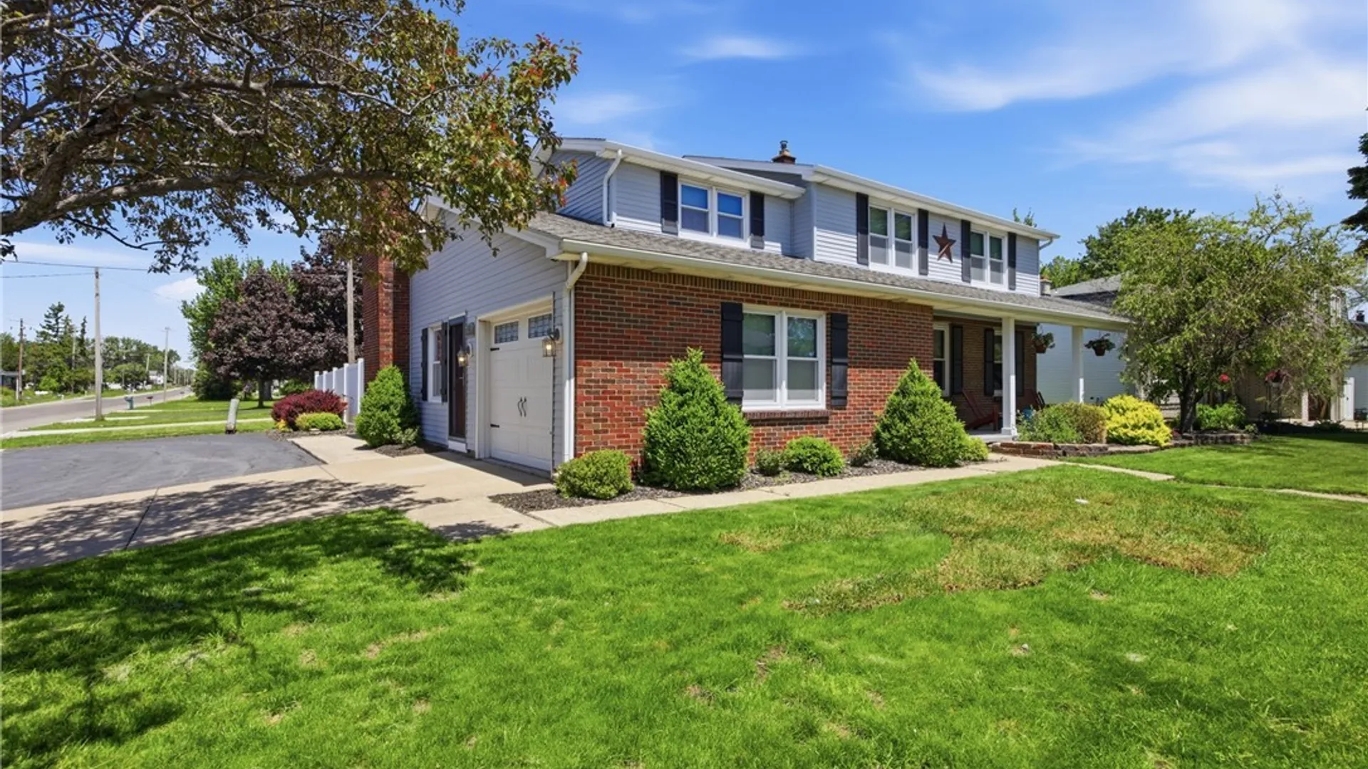 Property at 567 Borden Road, Cheektowaga, NY 14227 3