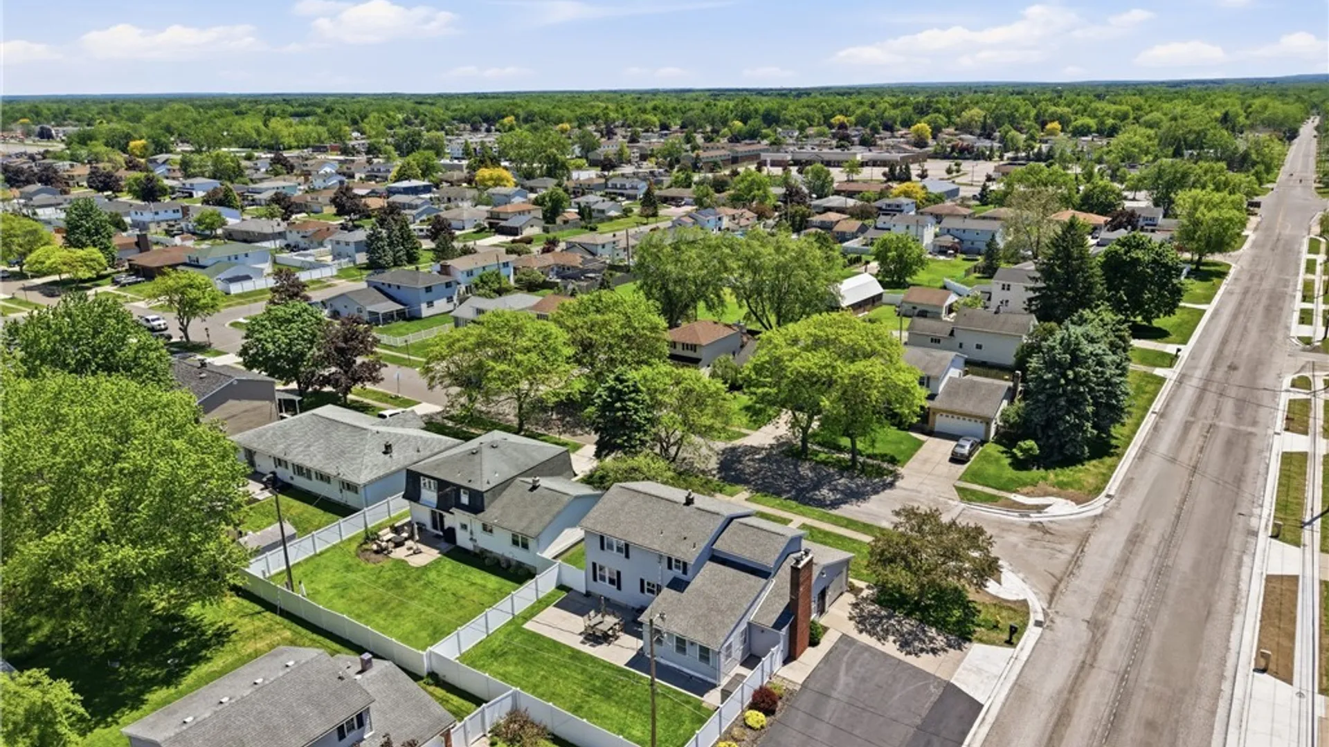 Property at 567 Borden Road, Cheektowaga, NY 14227 45
