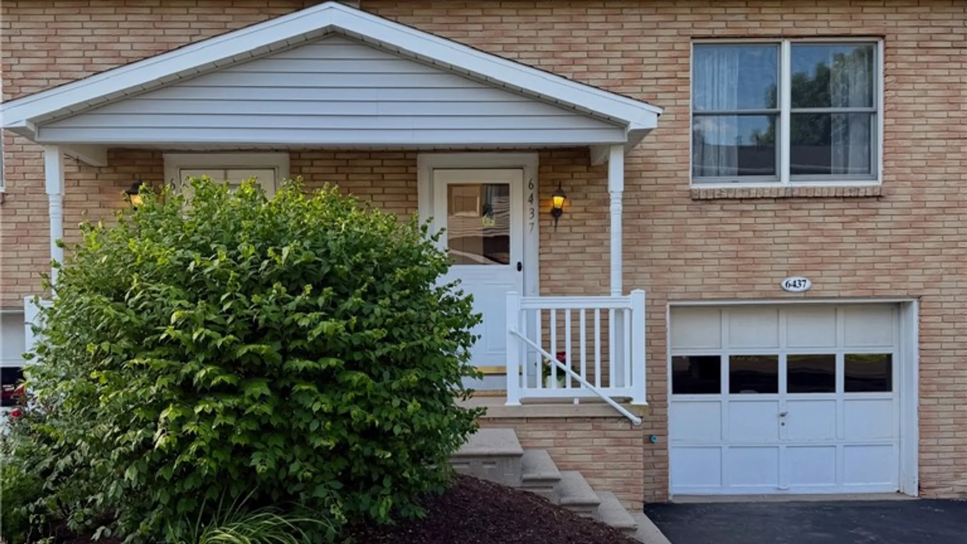 Property at 6437 Sterling Circle, Victor, NY 14564 2