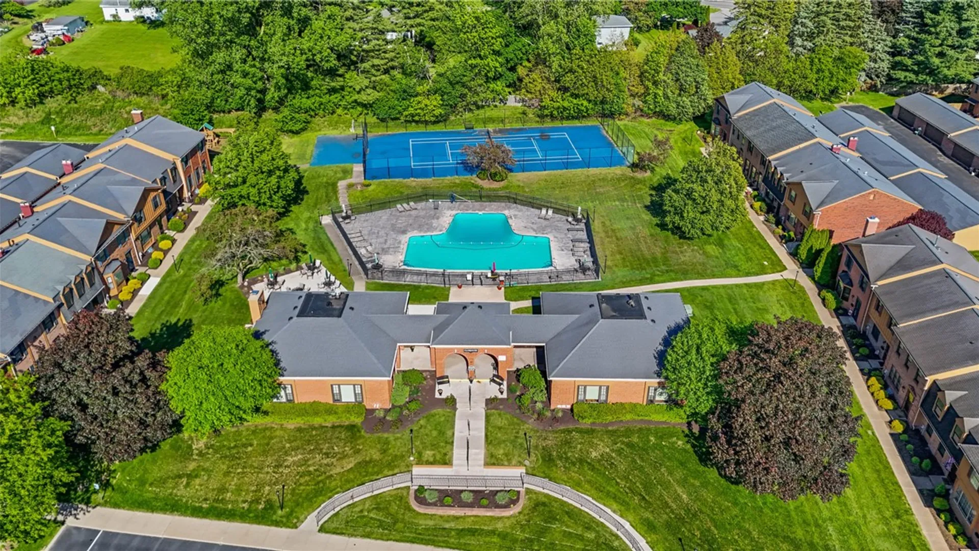 Property at 28 Beacon HI, Perinton, NY 14450 4